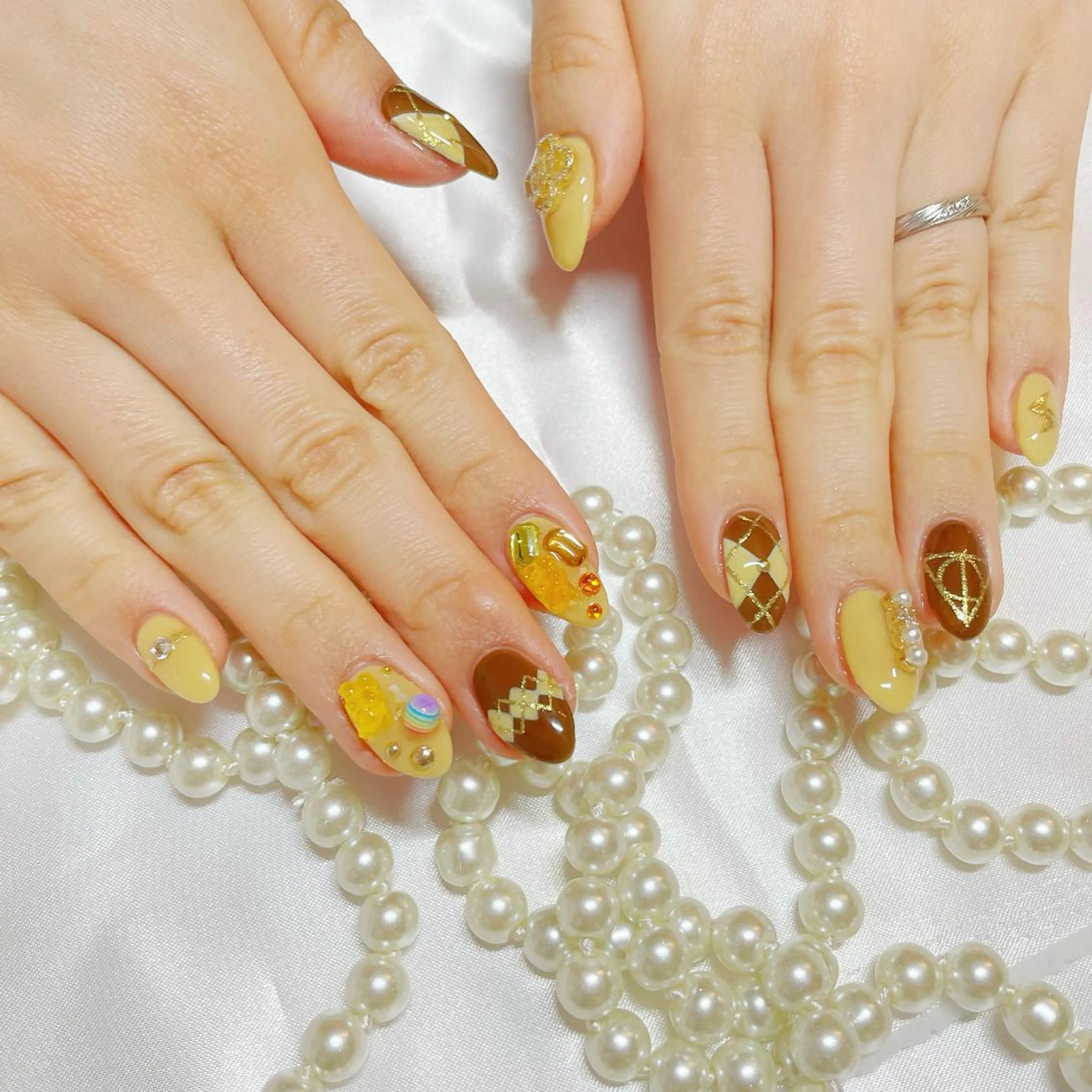 ネイル オーロラネイル フラッシュネイル ジェルネイル 氷ネイル・うるうるネイル キラキラネイル Amour baseのネイルデザイン