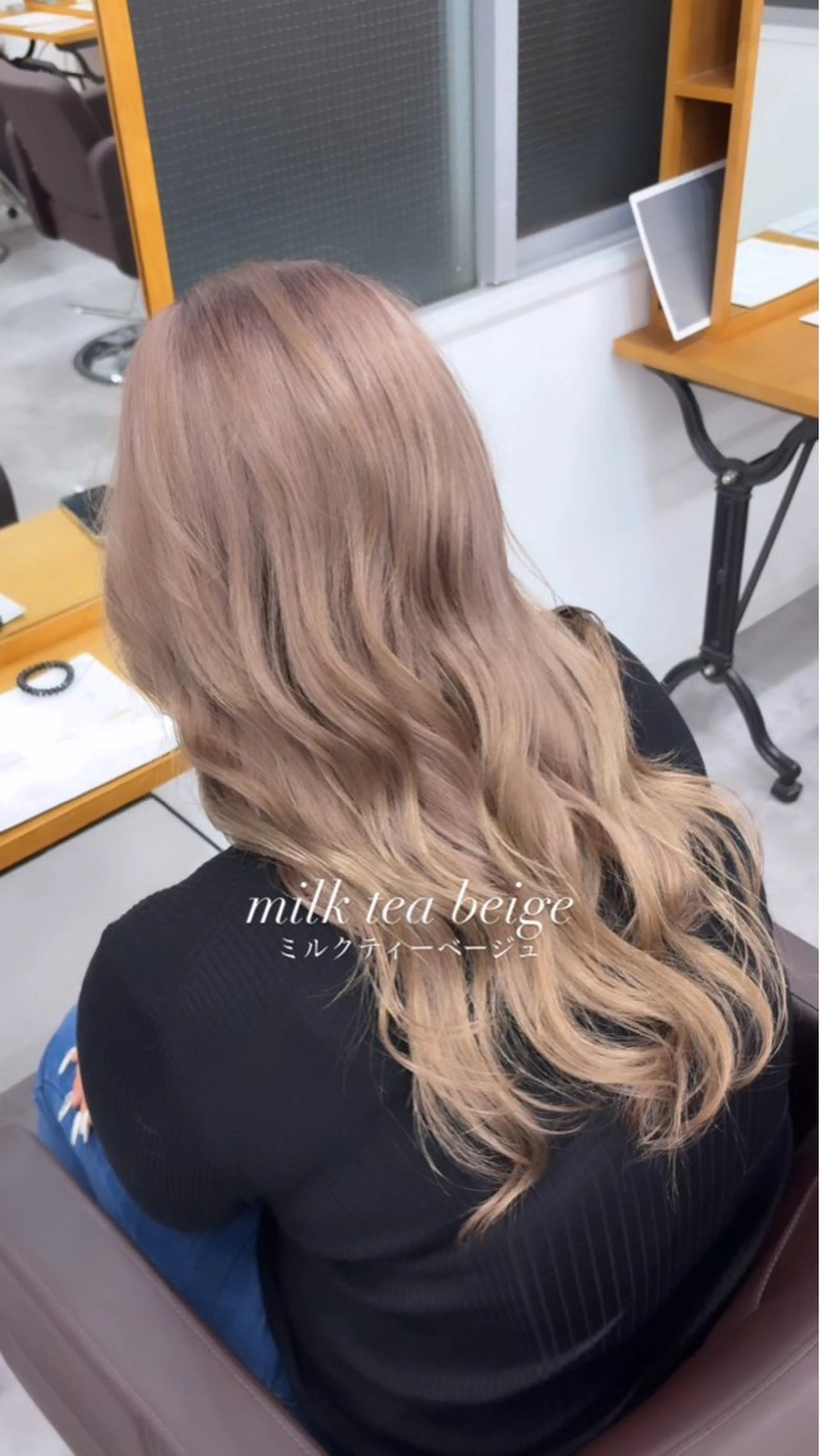 ロング カラー ベージュカラー ブリーチ ミルクティーベージュ TORA【Li's /東大阪布施美容室】のヘアスタイル