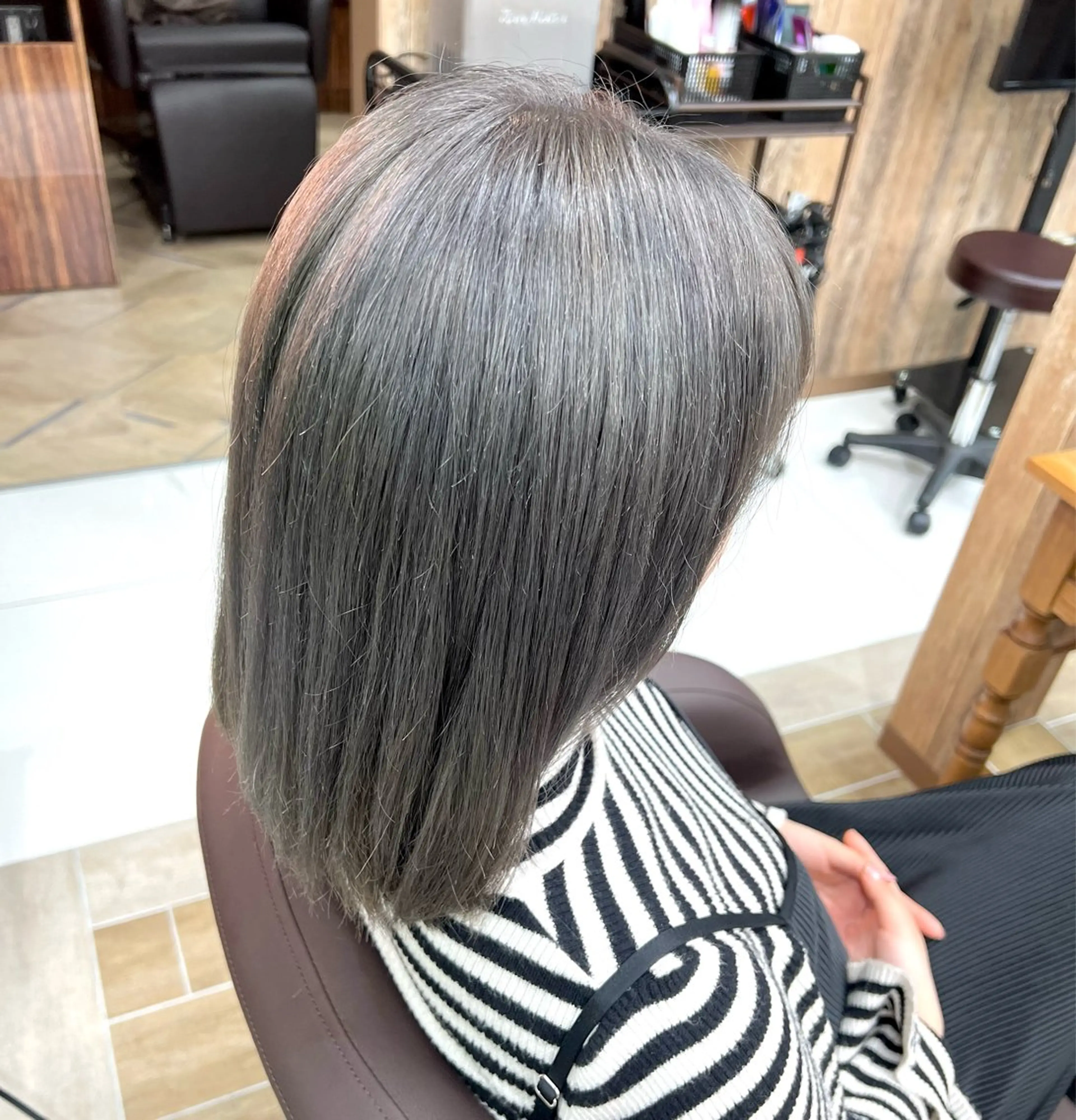 ミディアム Earth浜町店所属・西村 美依奈のヘアスタイル