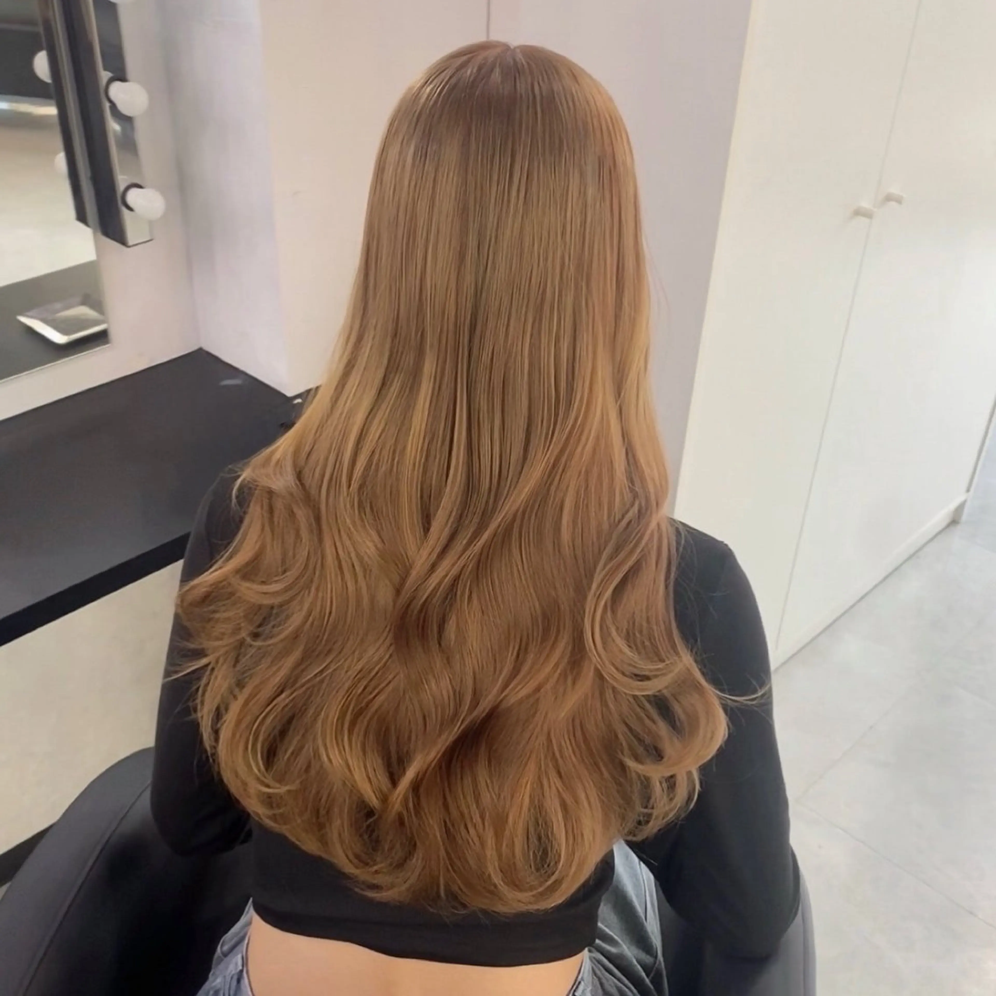 ロング ヘアカラー レイヤー・ブリーチ kiyotoshiのヘアスタイル