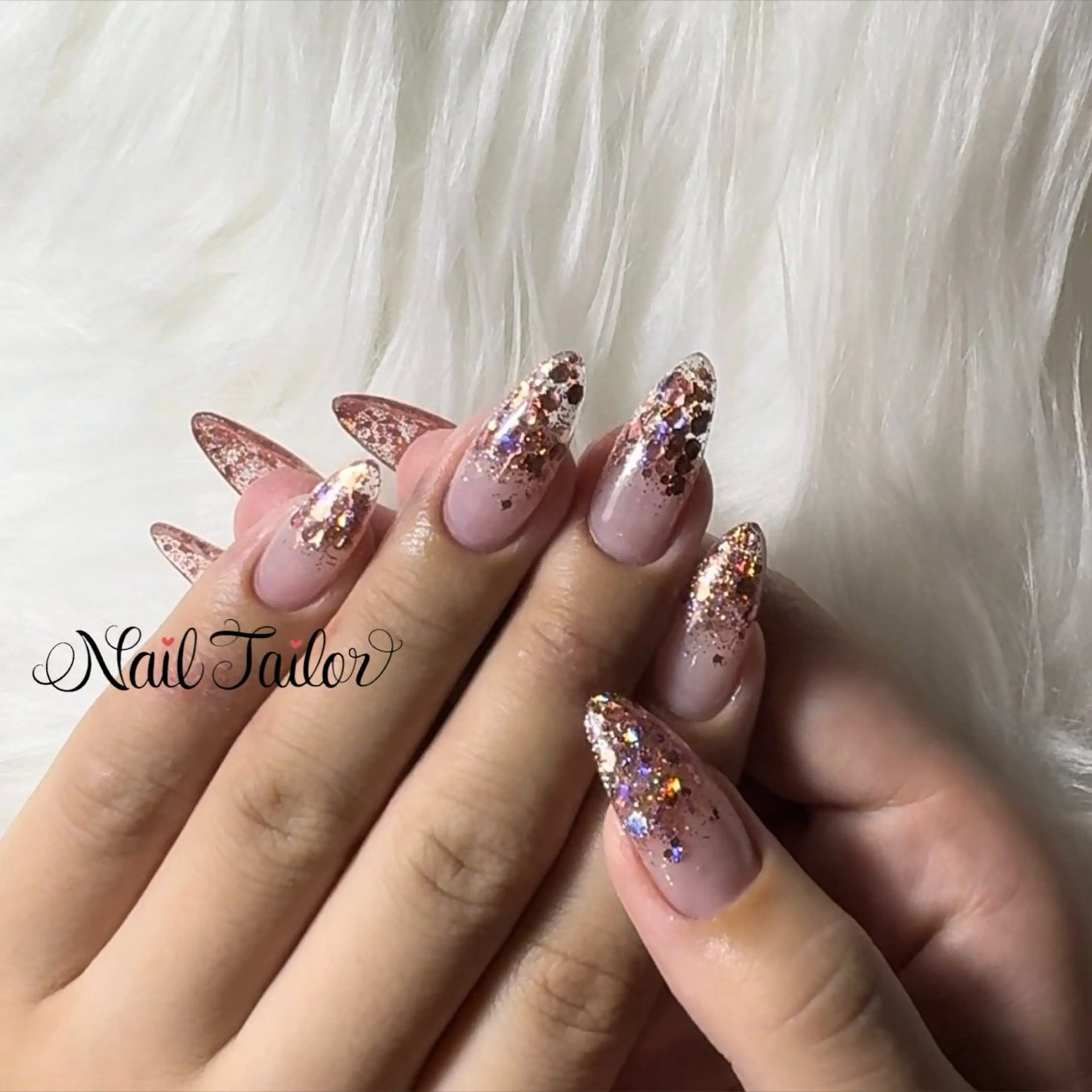 ネイル 長さ出し ホログラムネイル キラキラネイル ラメ(グリッター) ロングネイル ハンドネイル 〜Nail Tailor〜　ネイルテイラー所属・NailTailor ネイルテイラーのネイルデザイン