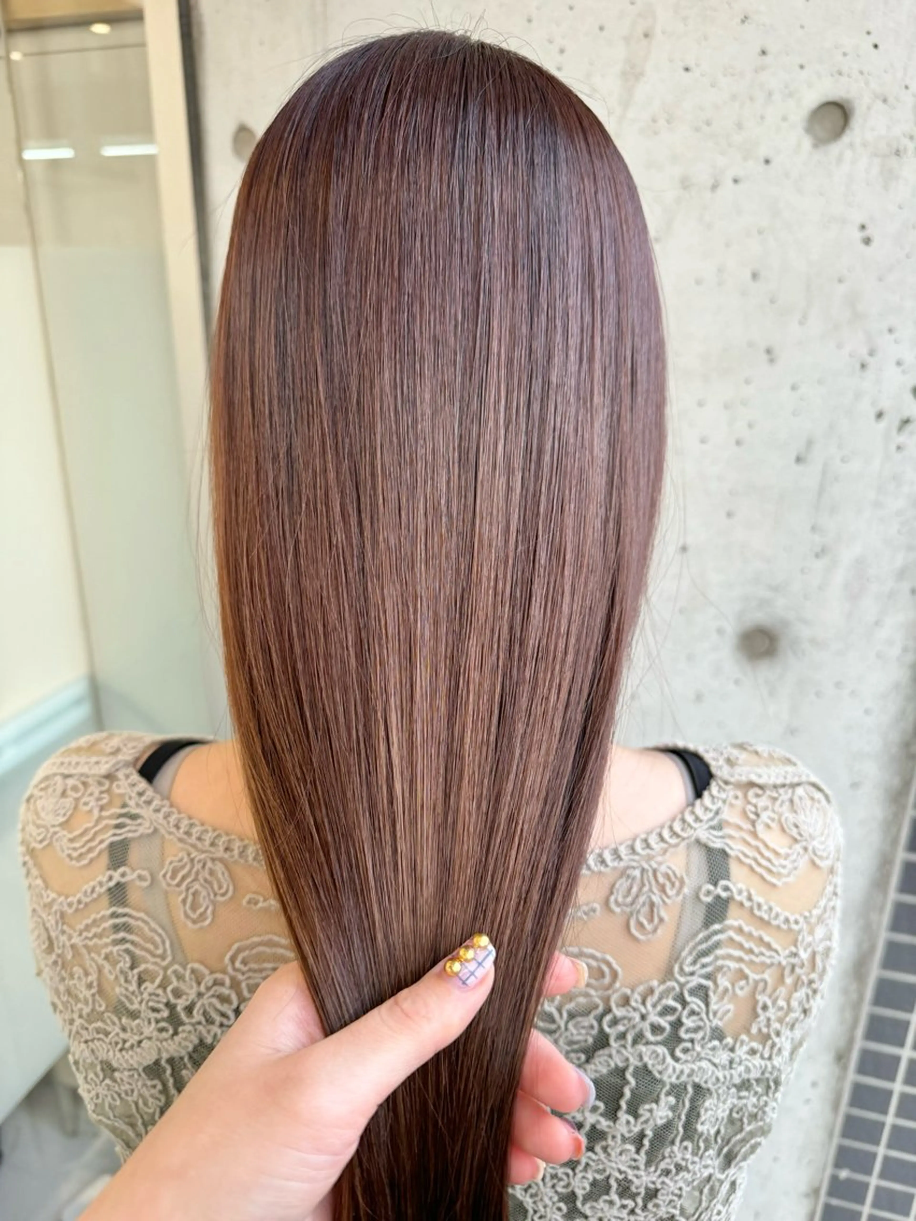 ロング カラー ベージュカラー ブラウンカラー ブラウンベージュ ヘアカラー 会田有紀 /切りっぱなしボブのヘアスタイル