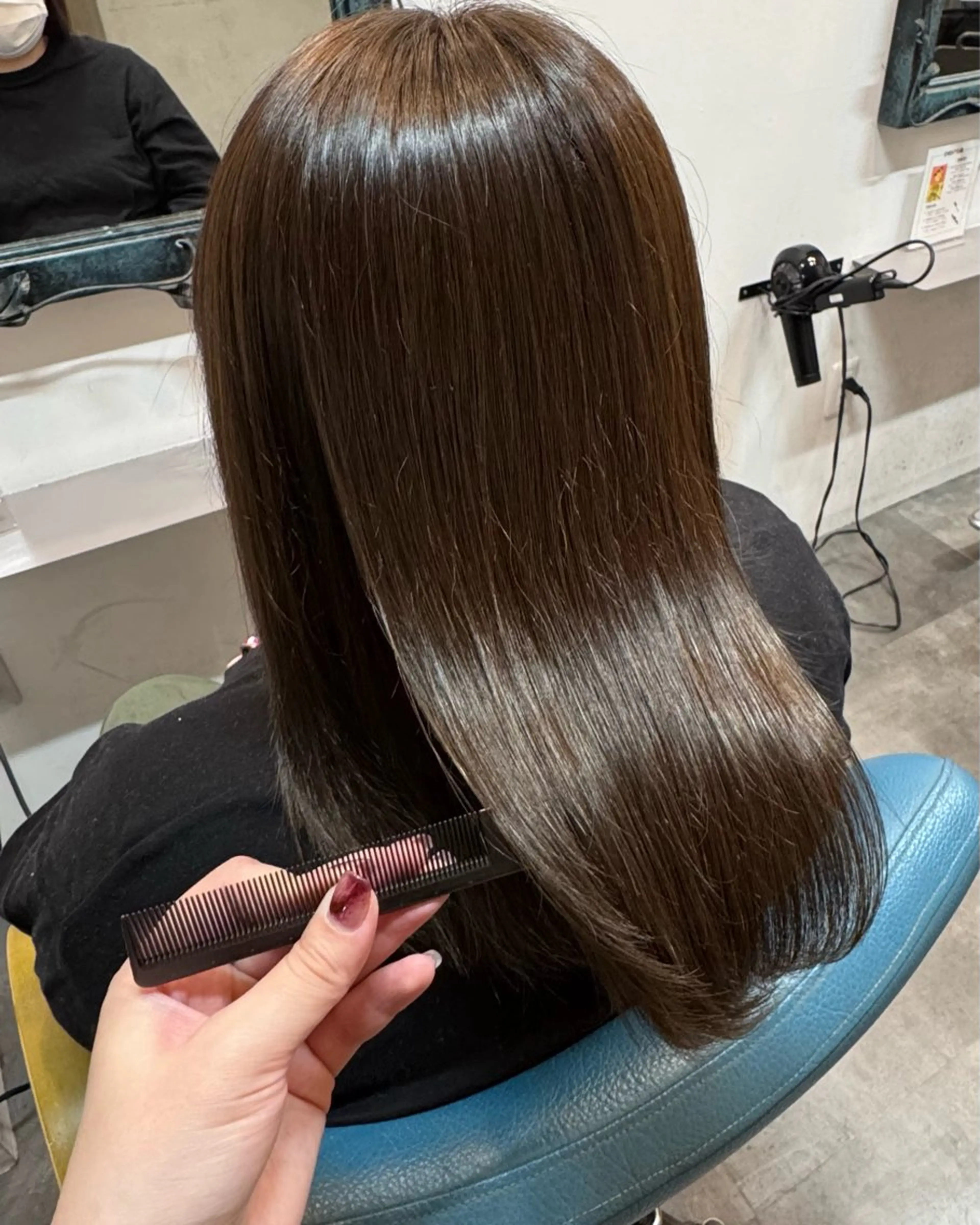 ミディアム アッシュ アッシュブラウン ヘアカラー CHEST 若松 采実の眉毛・アイブロウイメージ