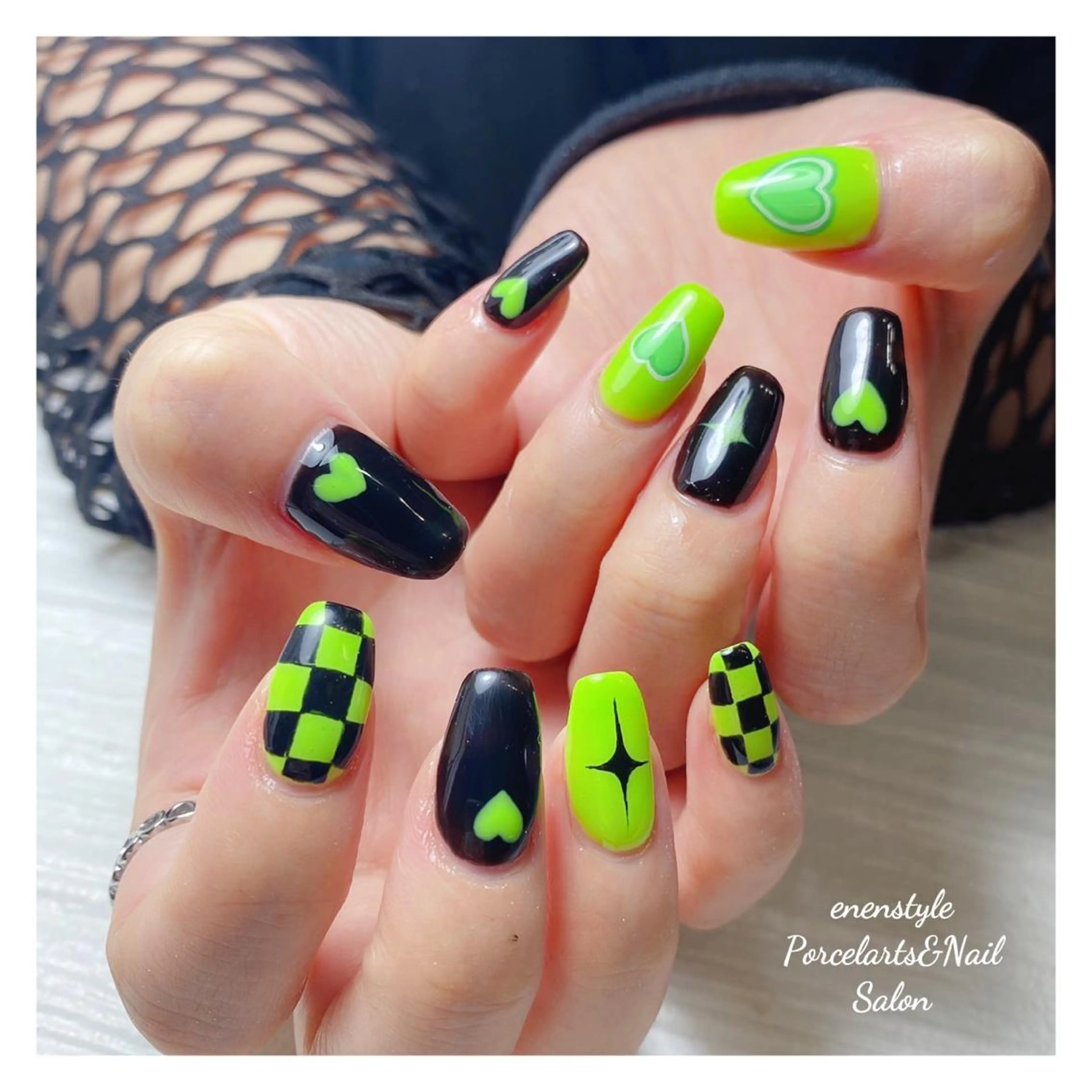 ミディアム ネイル 👑enen style👑のネイルデザイン