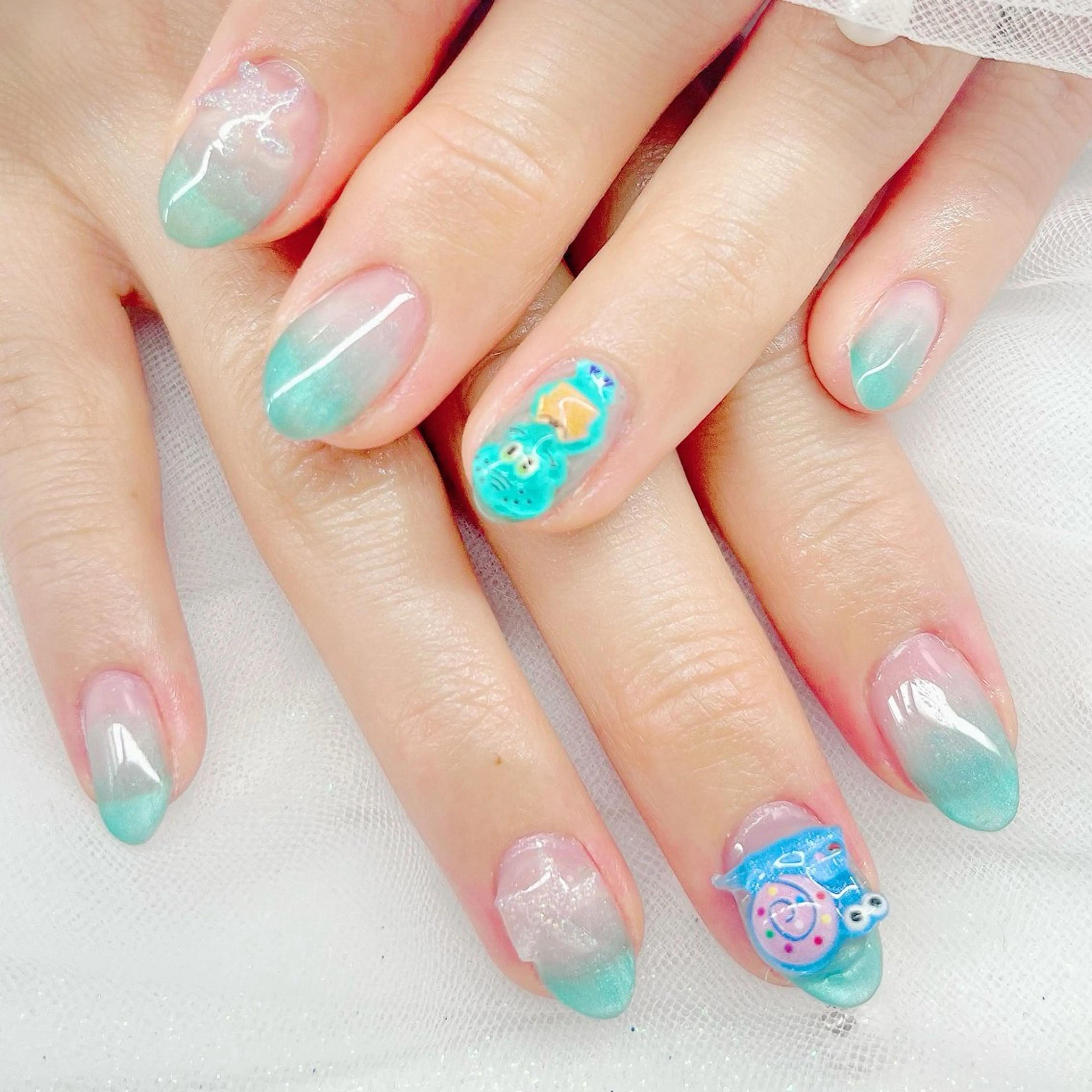 ネイル VIERU YURIのネイルデザイン