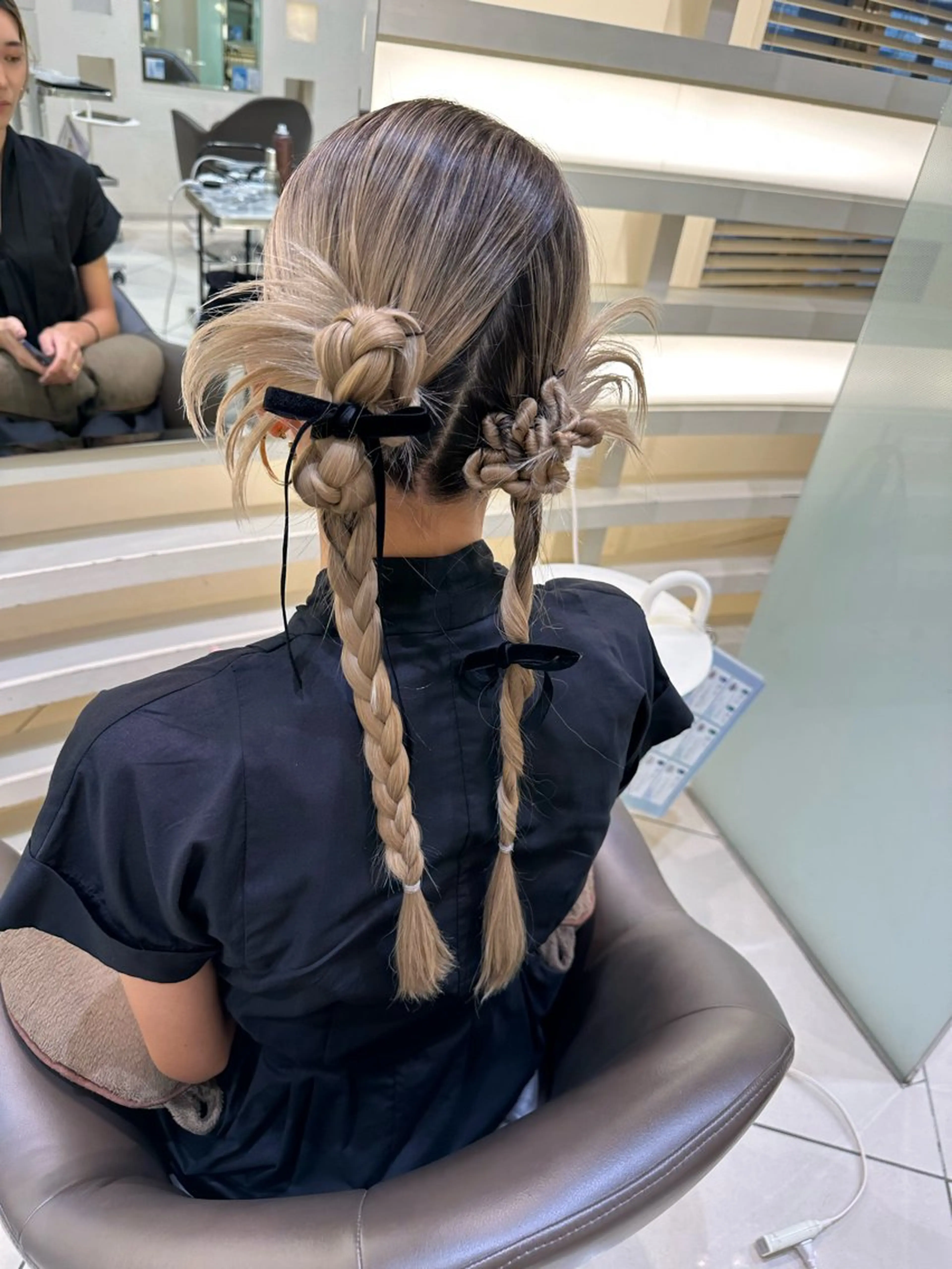 ロング カラー ヘアアレンジ タイトボブ個性派カラ ーAKANEのヘアスタイル