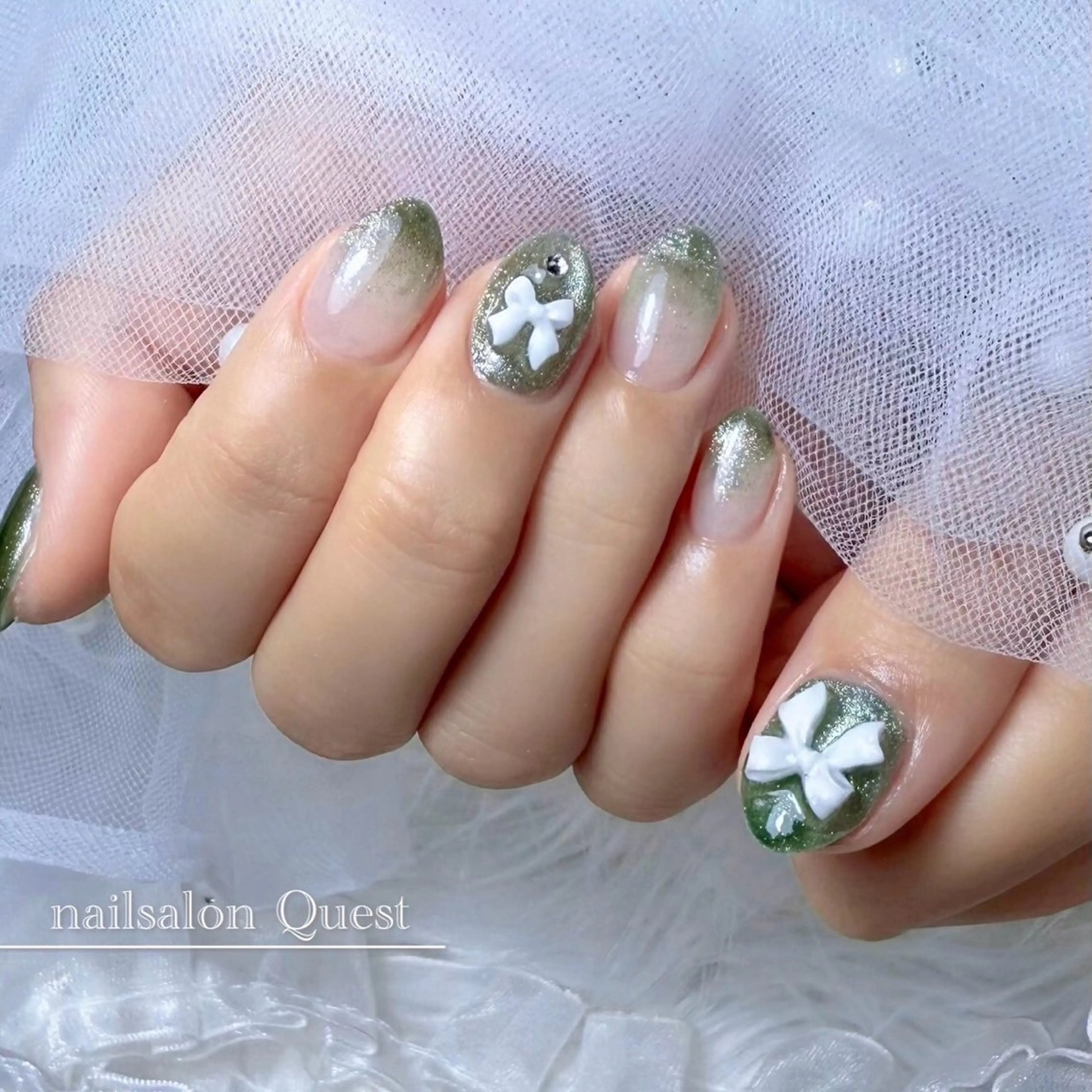 ネイル グラデーション グリーン マグネットネイル リボン ハンドネイル nailsalon Questのネイルデザイン