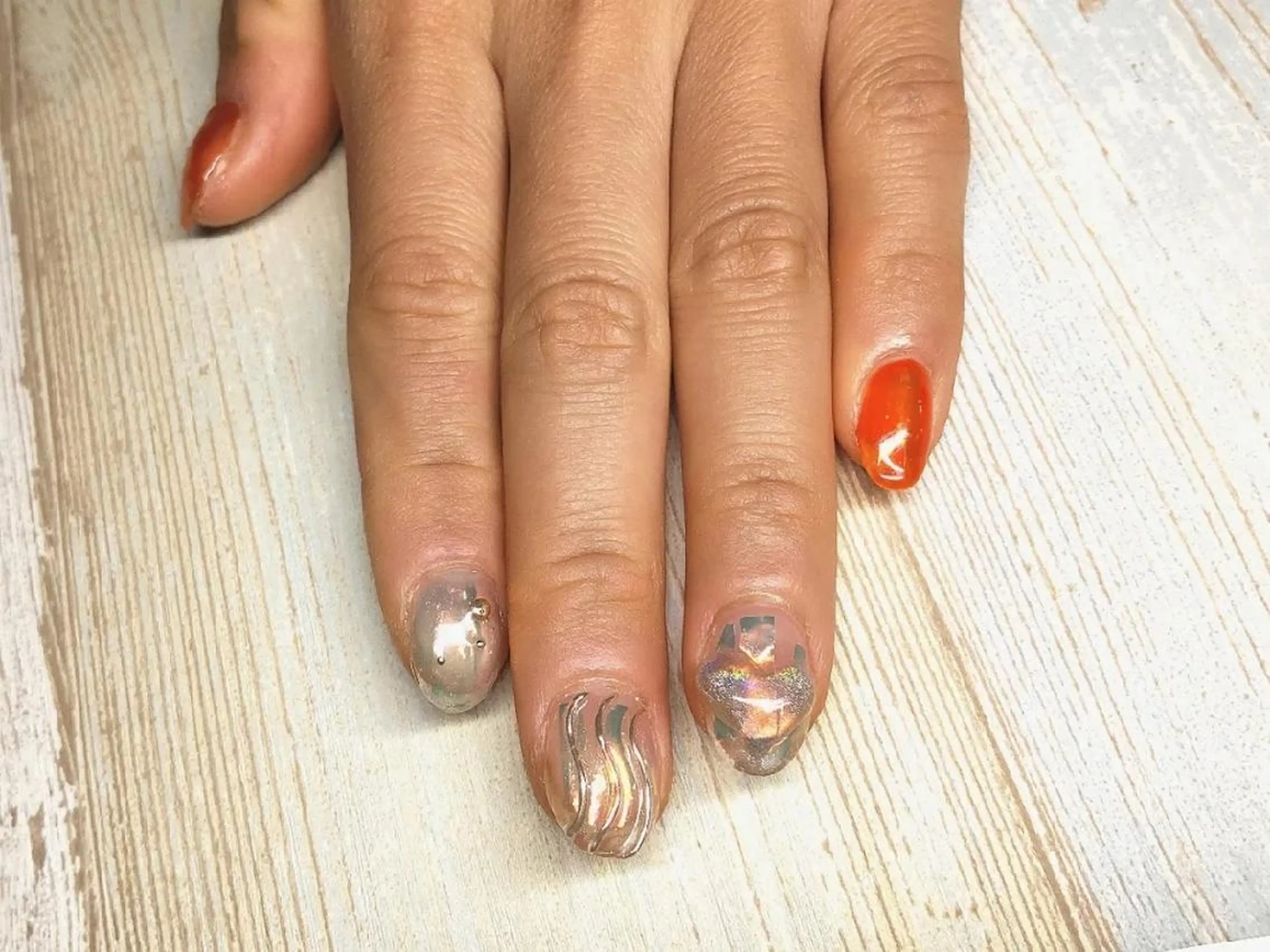 ミディアム ネイル オーロラネイル 長さ出し ジェルネイル ハート ニュアンスネイル ハンドネイル T&A nailのネイルデザイン