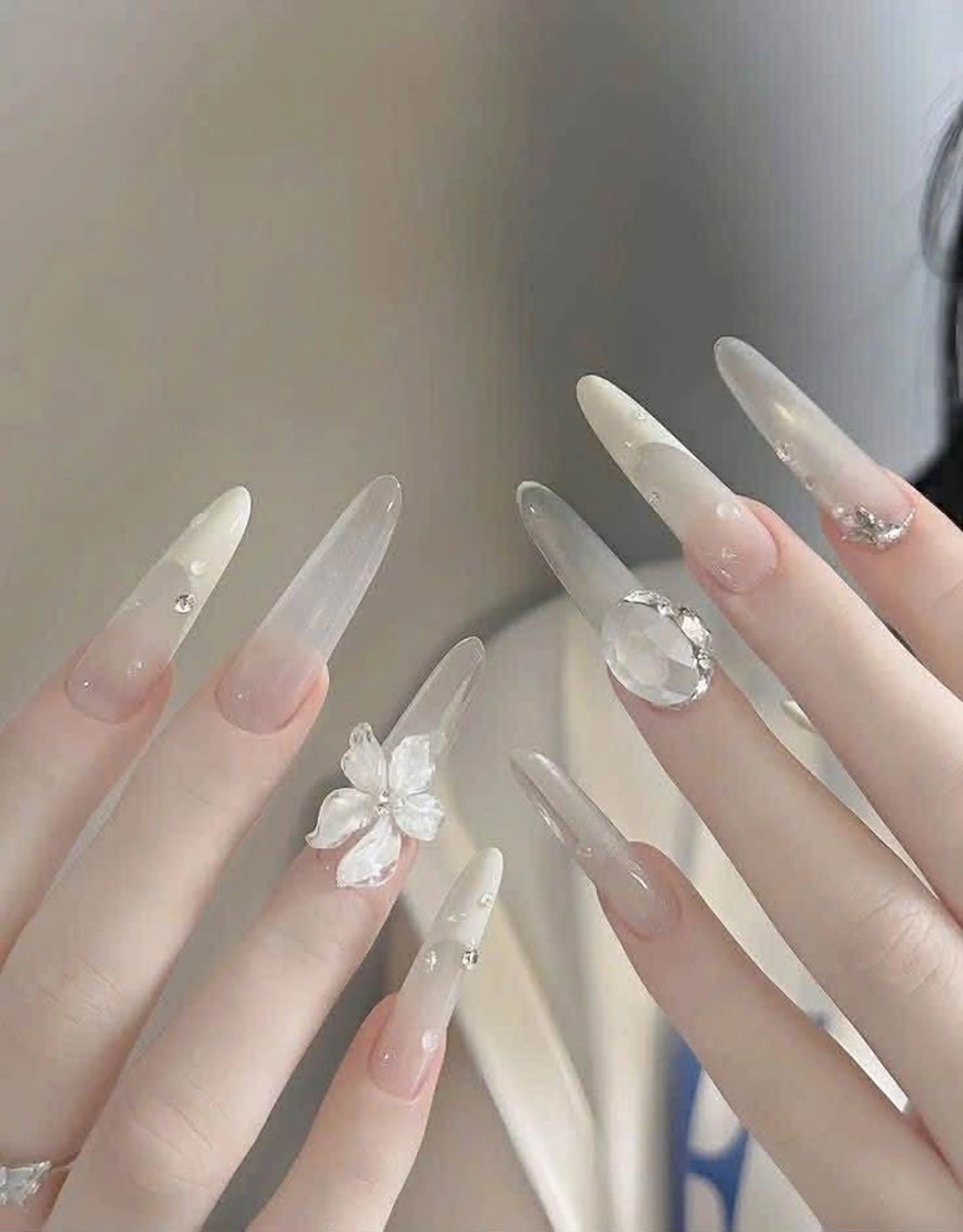 ネイル ZEN Beauty nail spa massage所属・ゆり ちゃんのネイルデザイン