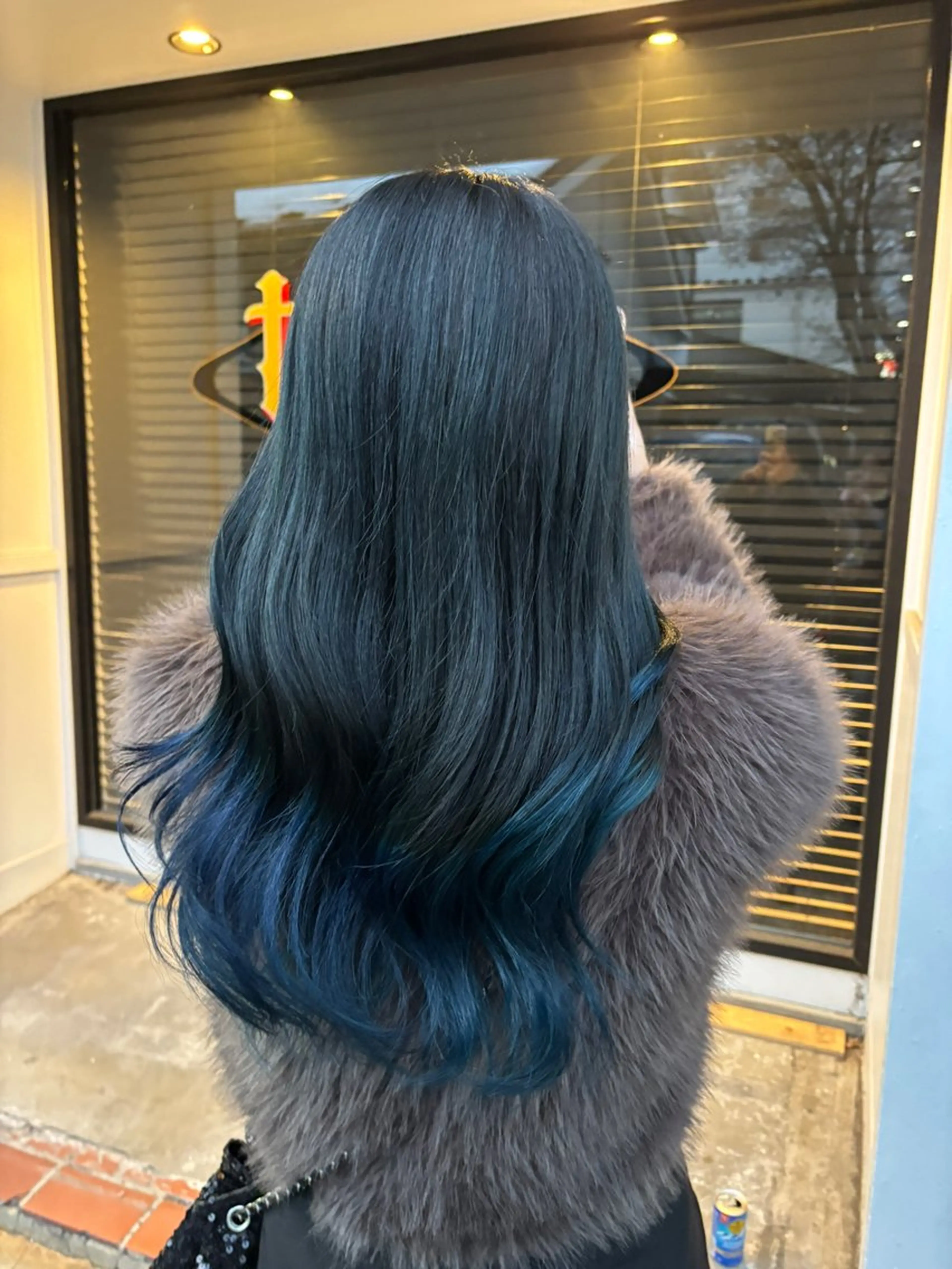 ロング カラー 黒髪 ブルーカラー ブルーブラック tender🐬 まゆかのヘアスタイル