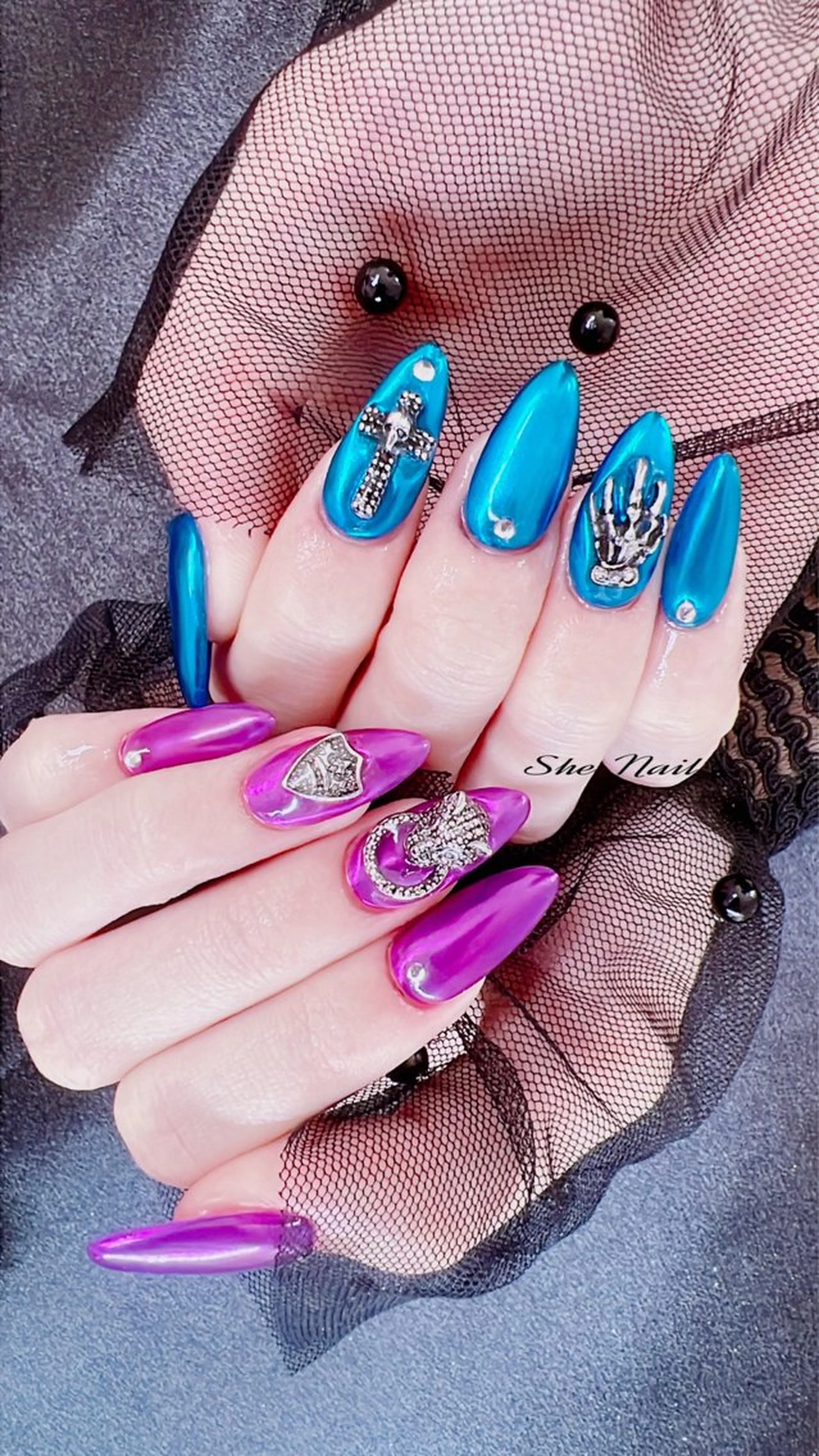 ネイル チークネイル 長さ出し フレンチネイル グラデーション キラキラネイル She   Nail所属・ISA_ BELLAのネイルデザイン