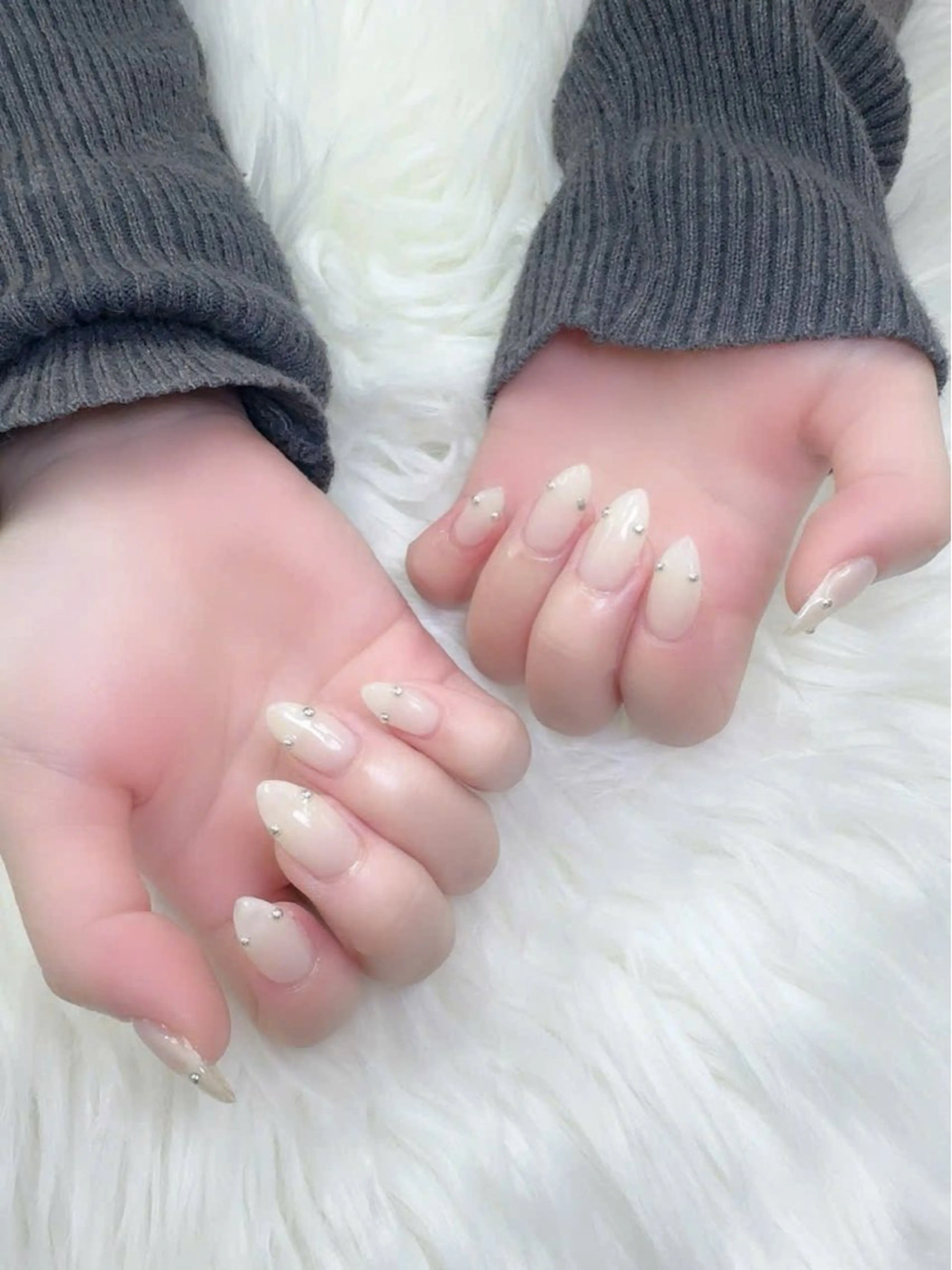 ネイル フレンチネイル グラデーション キラキラネイル 韓国ネイル マグネットネイル ハンドネイル ハンドケア Hara Nail 【パラジェル使用】のネイルデザイン