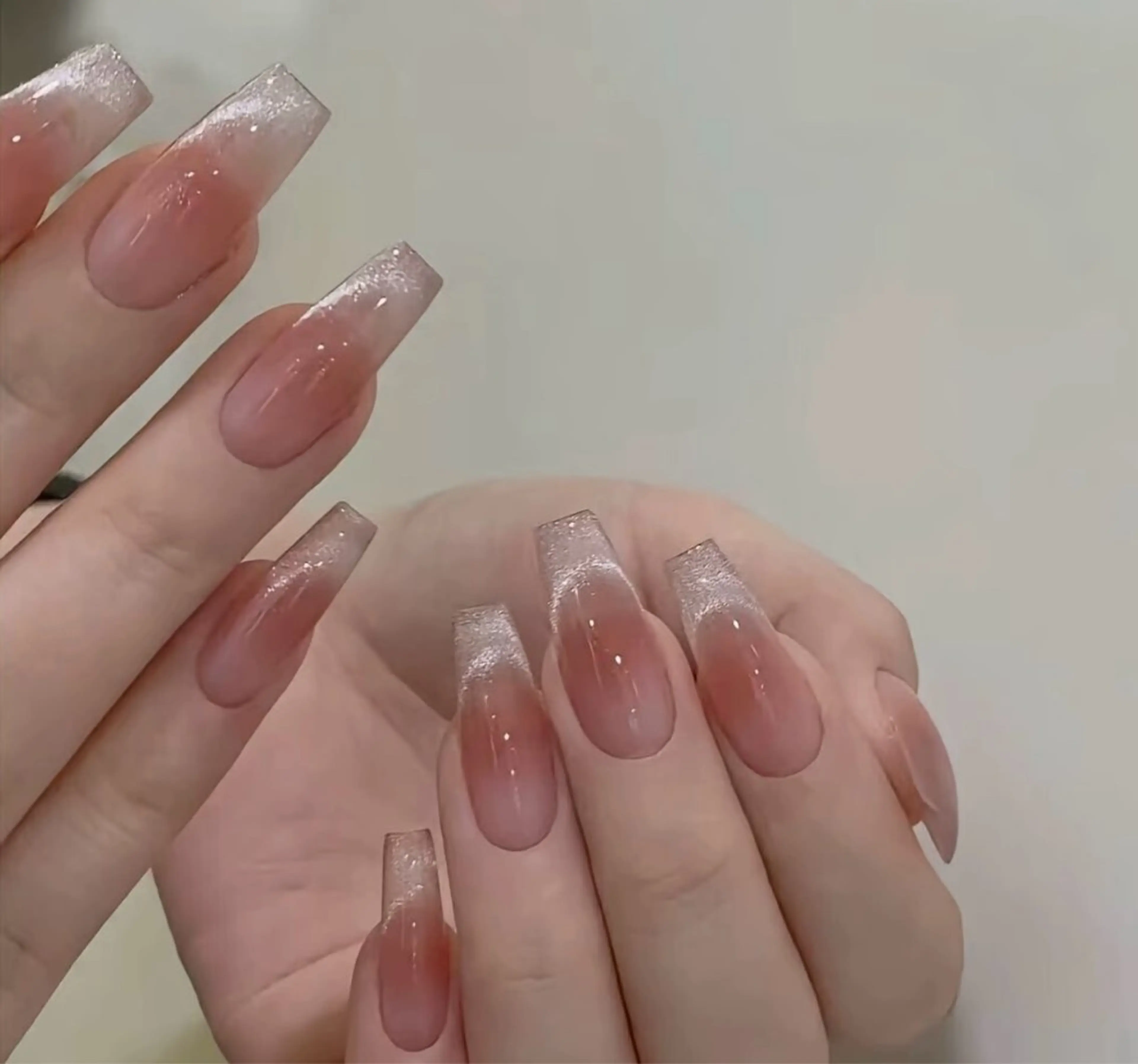 ネイル チークネイル 長さ出し フラワーネイル フレンチネイル ガーリー SunNail池袋駅 ワンホンネイルのネイルデザイン