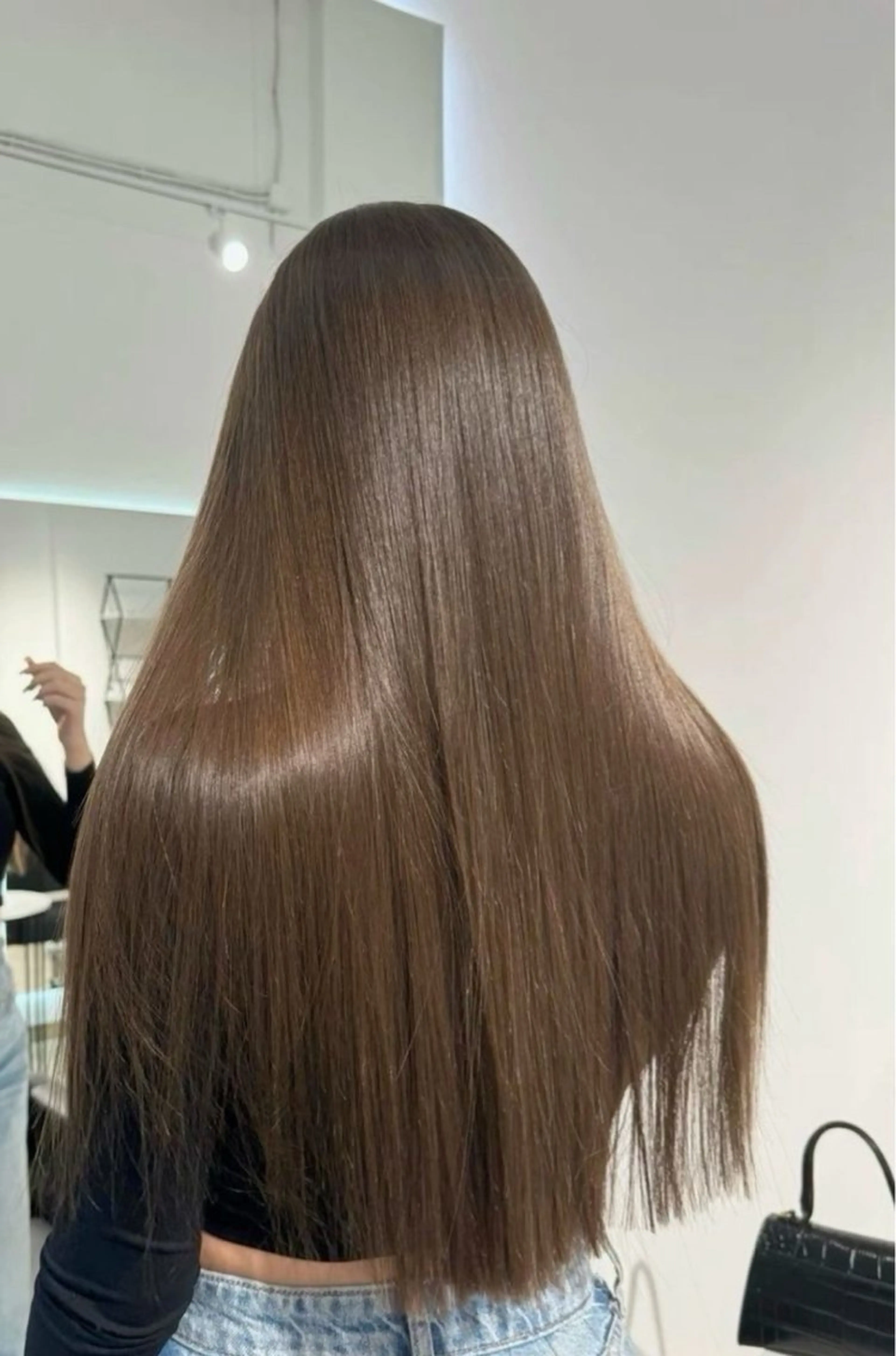 💕くびれストレート♡韓国風カット＋縮毛矯正髪質改善しながら、毛先は巻ける仕上がりに︎💕︎柔らかいストレート🪄の写真