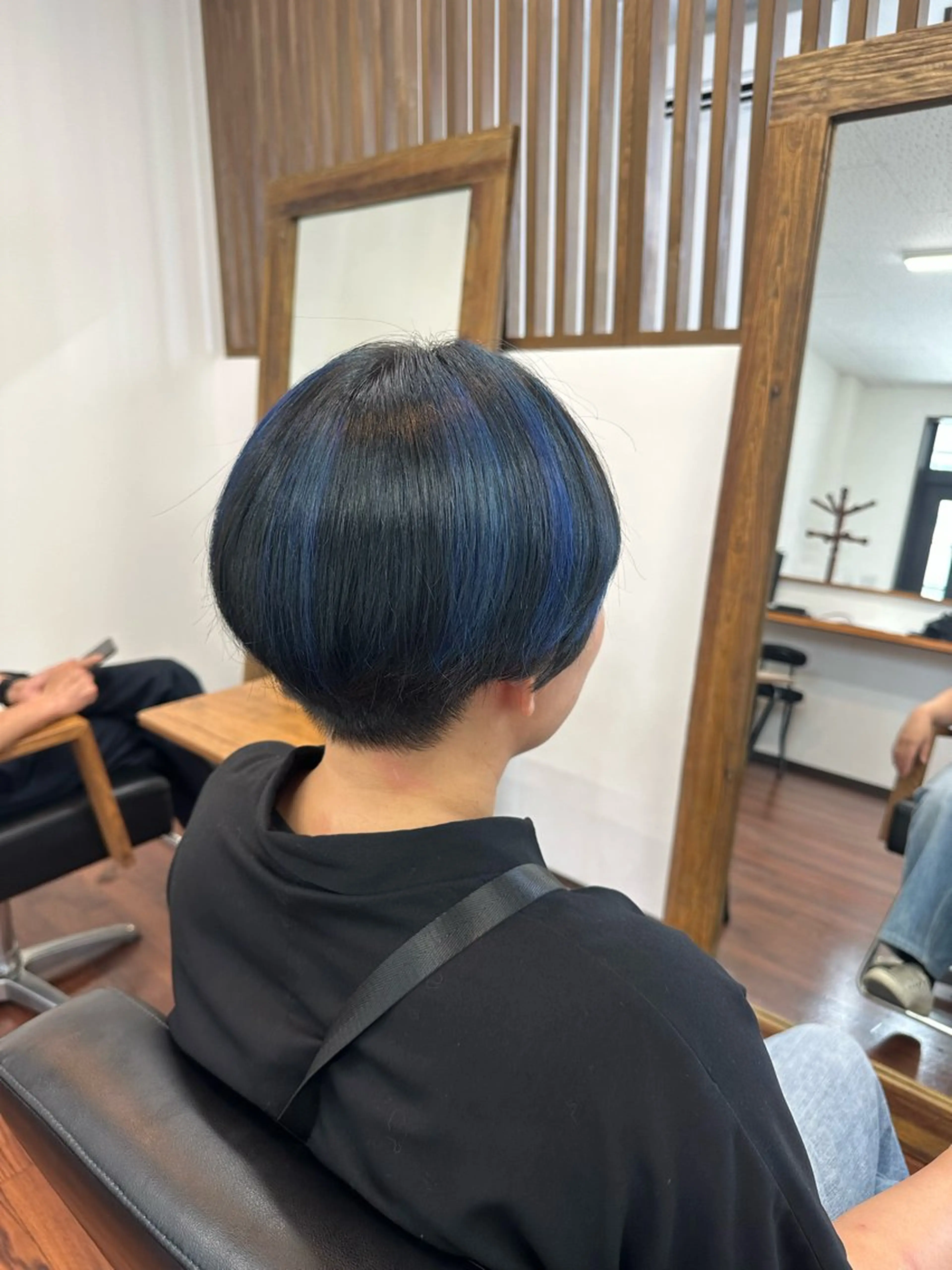 ショート カラー グラデーションカラー メッシュ Atelier Hair ART所属・ART アートのヘアスタイル