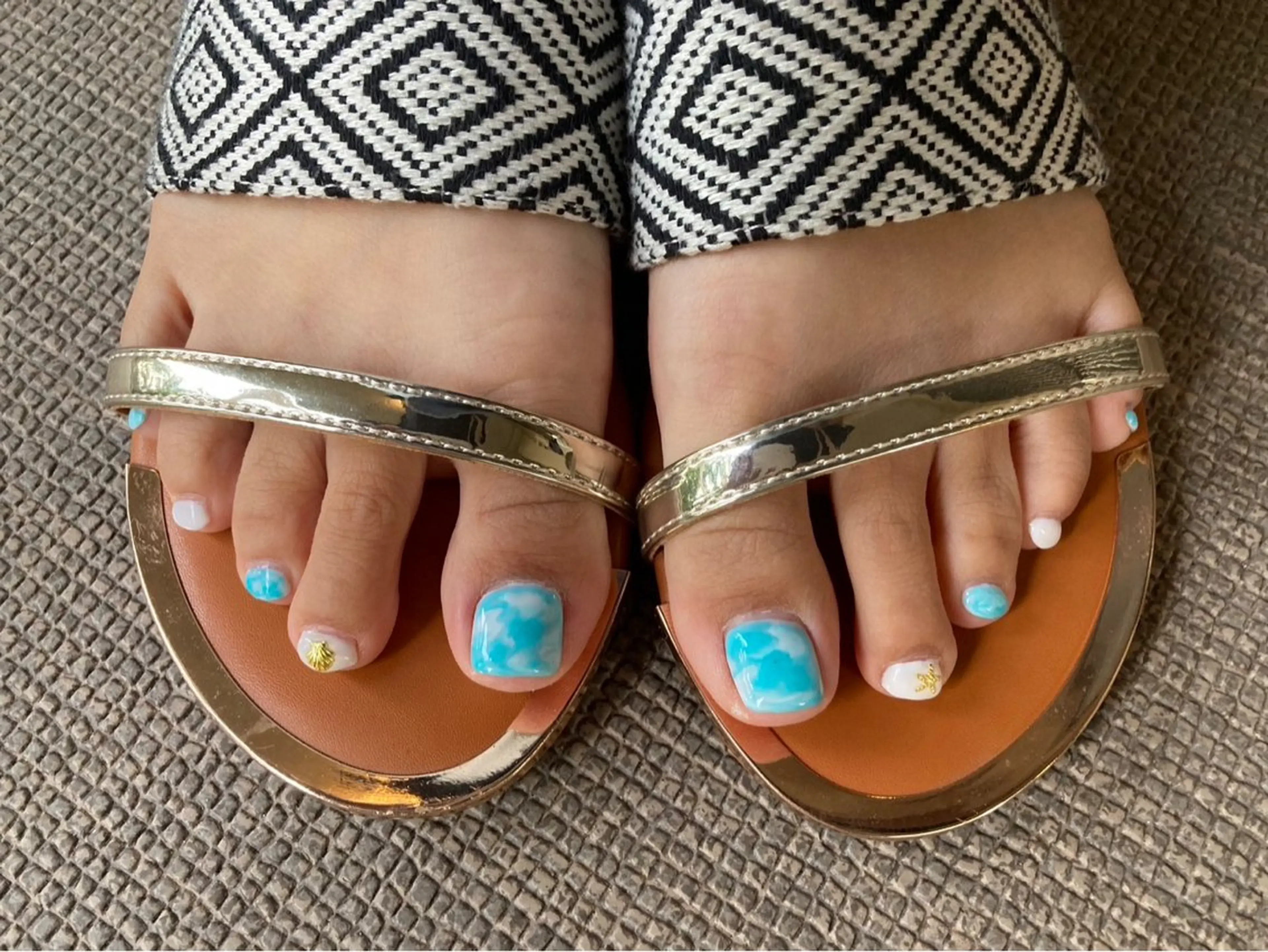 ネイル フットネイル 大理石ネイル(マーブル) 夏ネイル SUZUKI Mのネイルデザイン