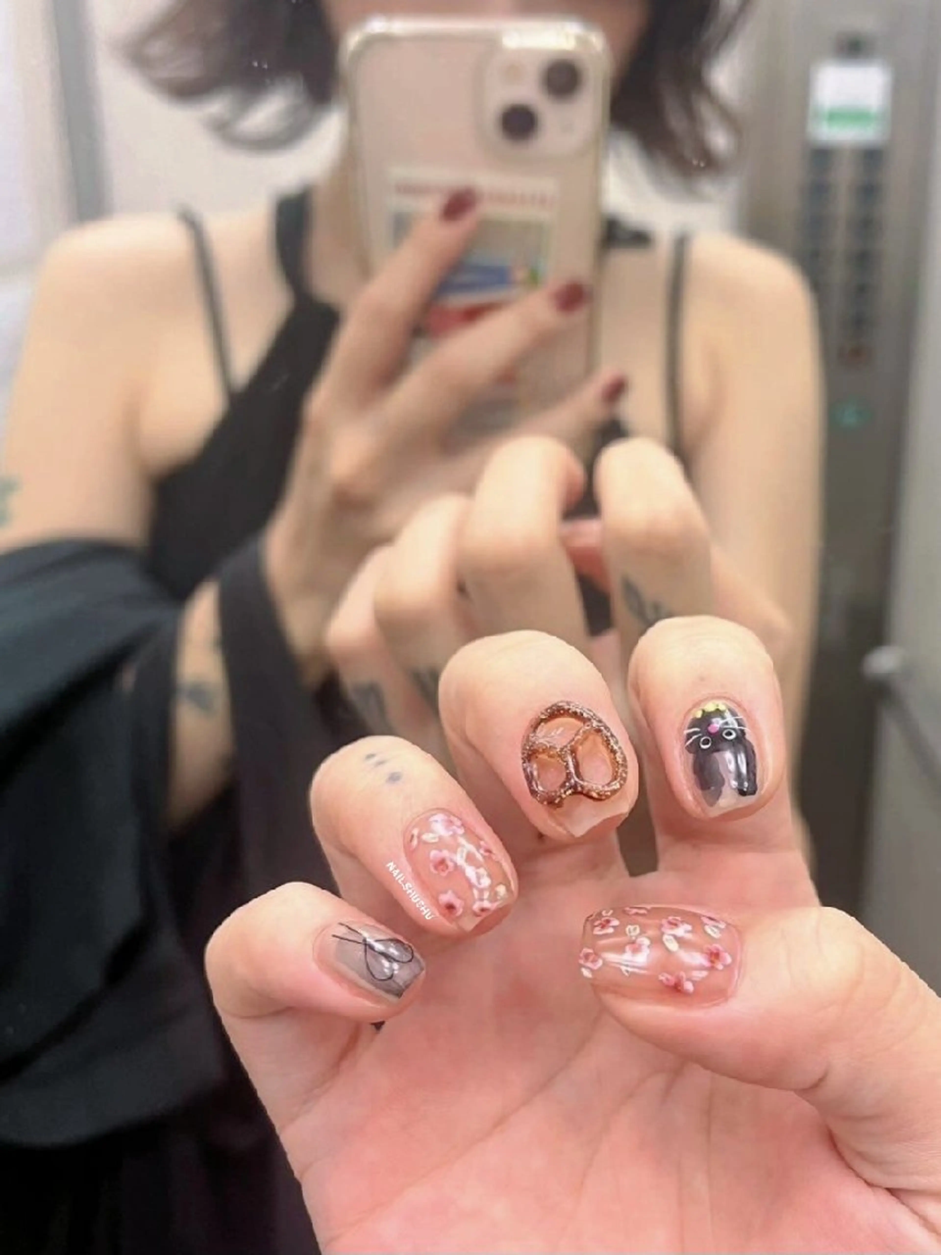 ネイル ハンドネイル 3dパーツ/流行り 👧shushu❤️のネイルデザイン