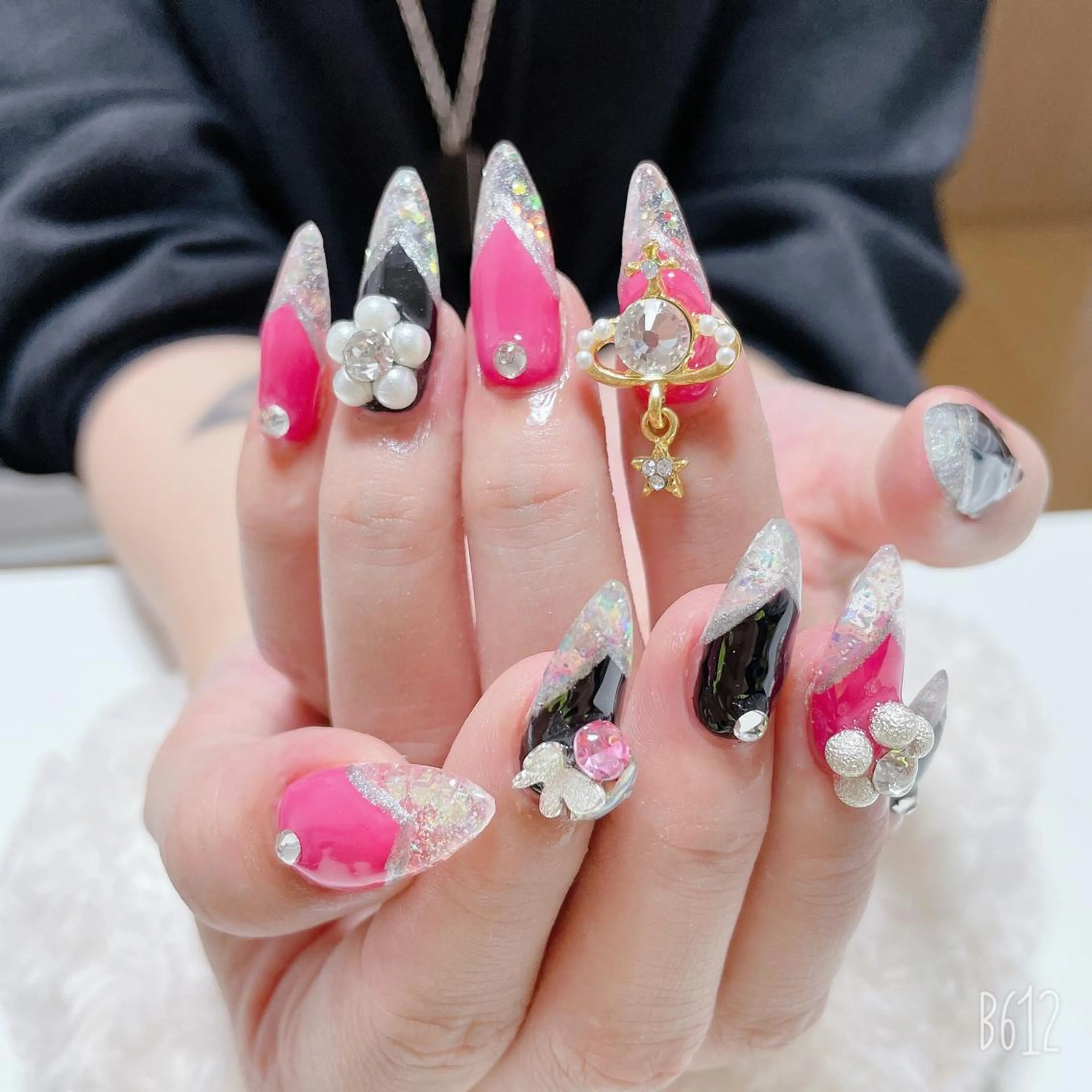 ネイル The Best Beauty受付担当のヘアスタイル