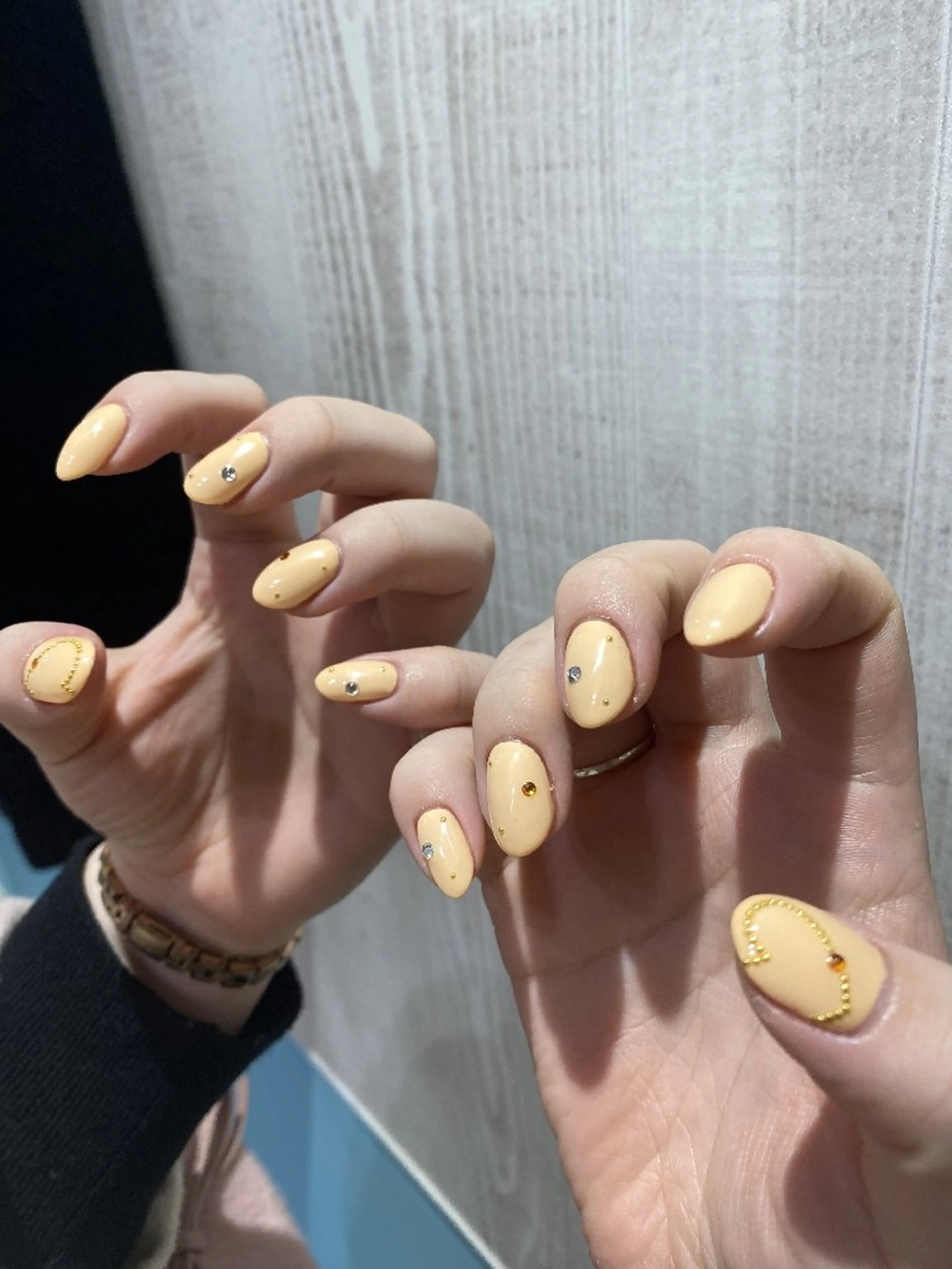 ネイル 春ネイル ハンドネイル 13日3980円‼️ マグもデザインも◎のネイルデザイン