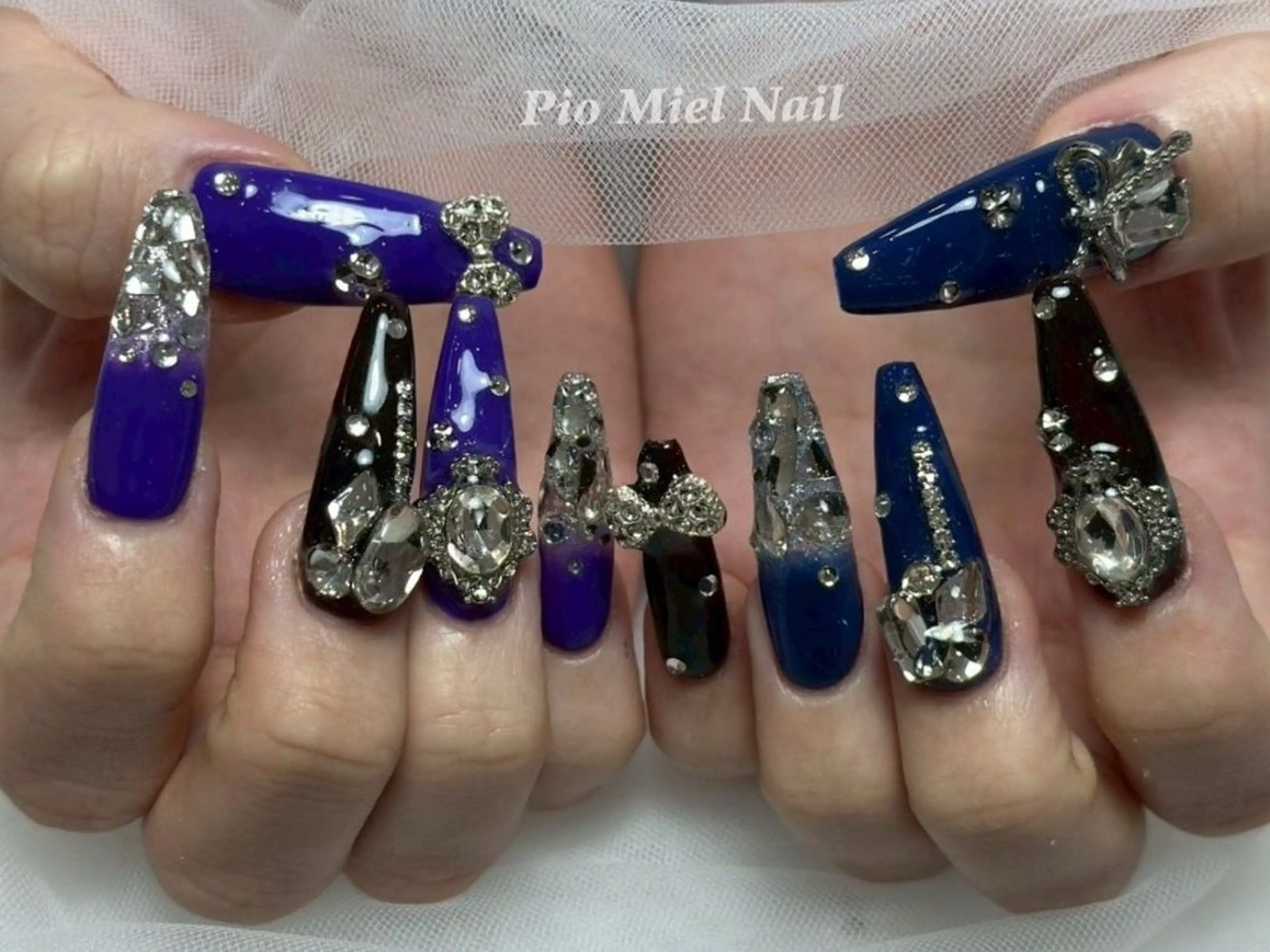 ネイル 韓国ネイル マグネットネイル ニュアンスネイル シンプルネイル ツイードネイル ハンドネイル Pio Mielのネイルデザイン