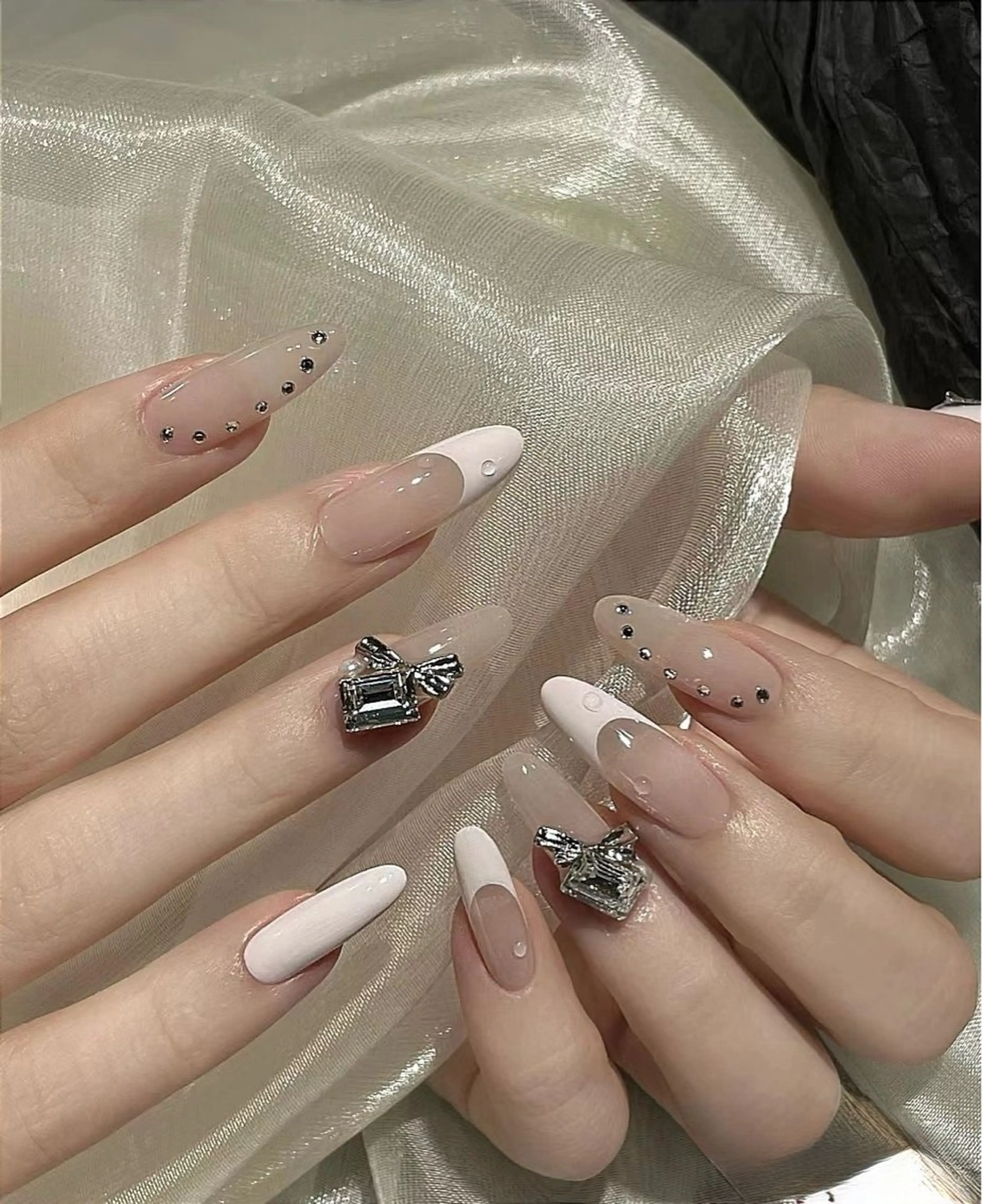 ネイル 長さ出し フレンチネイル グラデーション 卒業式 マグネットネイル ハンドネイル MIHANA NAILのネイルデザイン