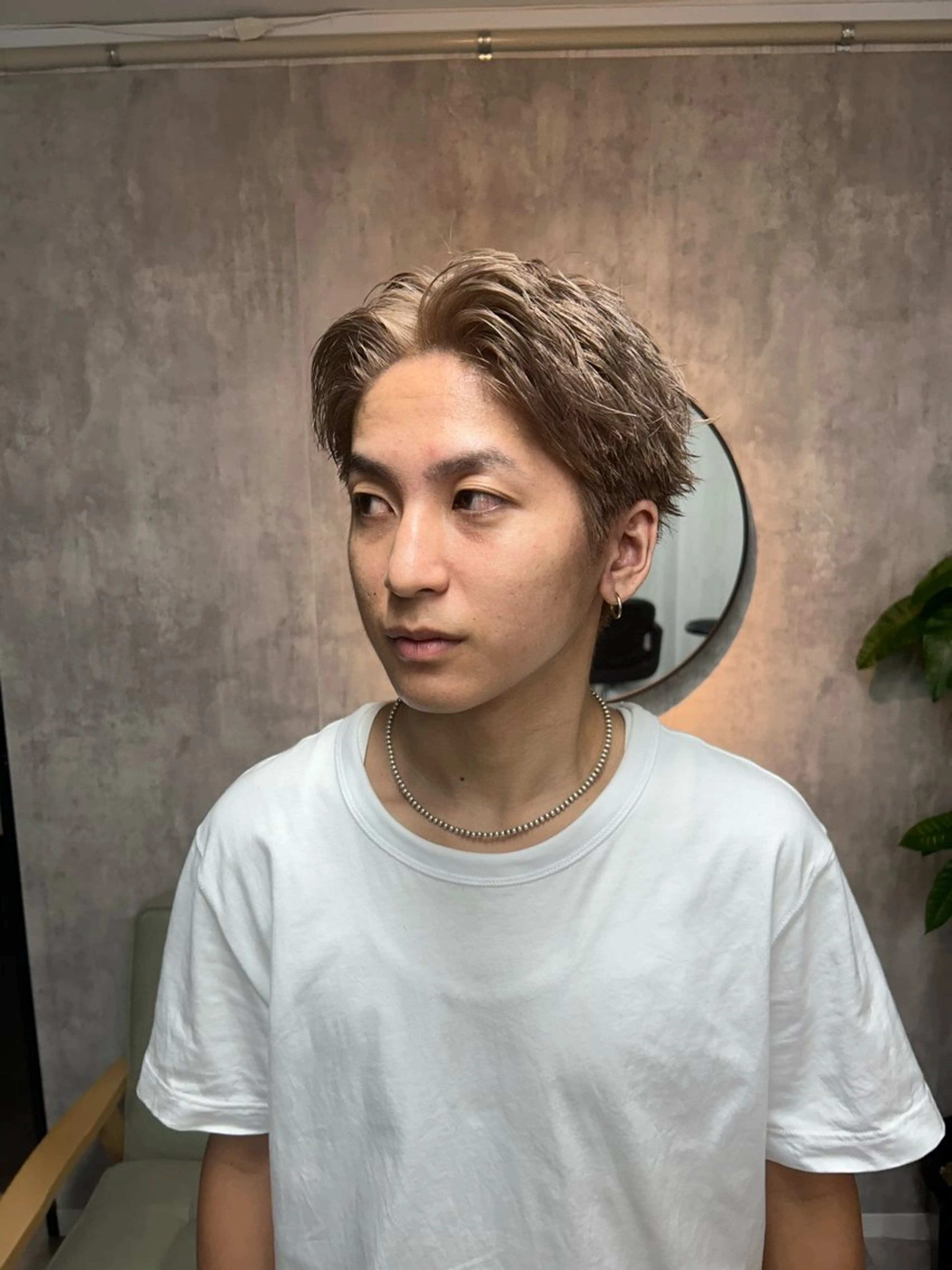 ショート カラー メンズ メンズブリーチ メンズハイトーン 刈り上げ ブリーチ ハイトーンカラー hair salon PEARL所属・スパイキーショート/ メンズパーマ/聖矢のヘアスタイル