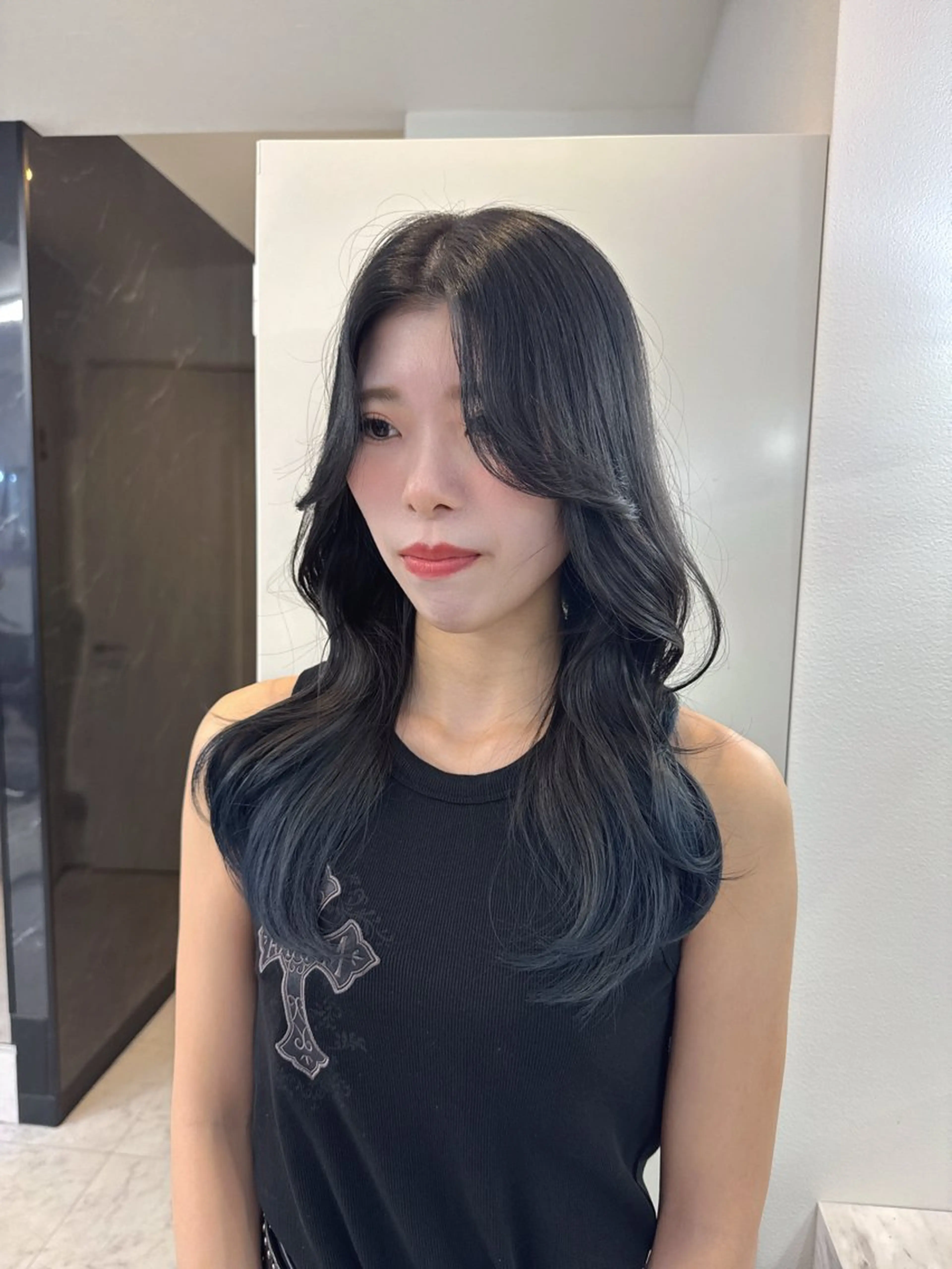 ロング カラー 黒髪 ブルーカラー ブルーブラック 髪質改善 レイヤーカット カット ヘアカラー トリートメント 🦋韓国ヘア 坂本 菜摘🦋のヘアスタイル