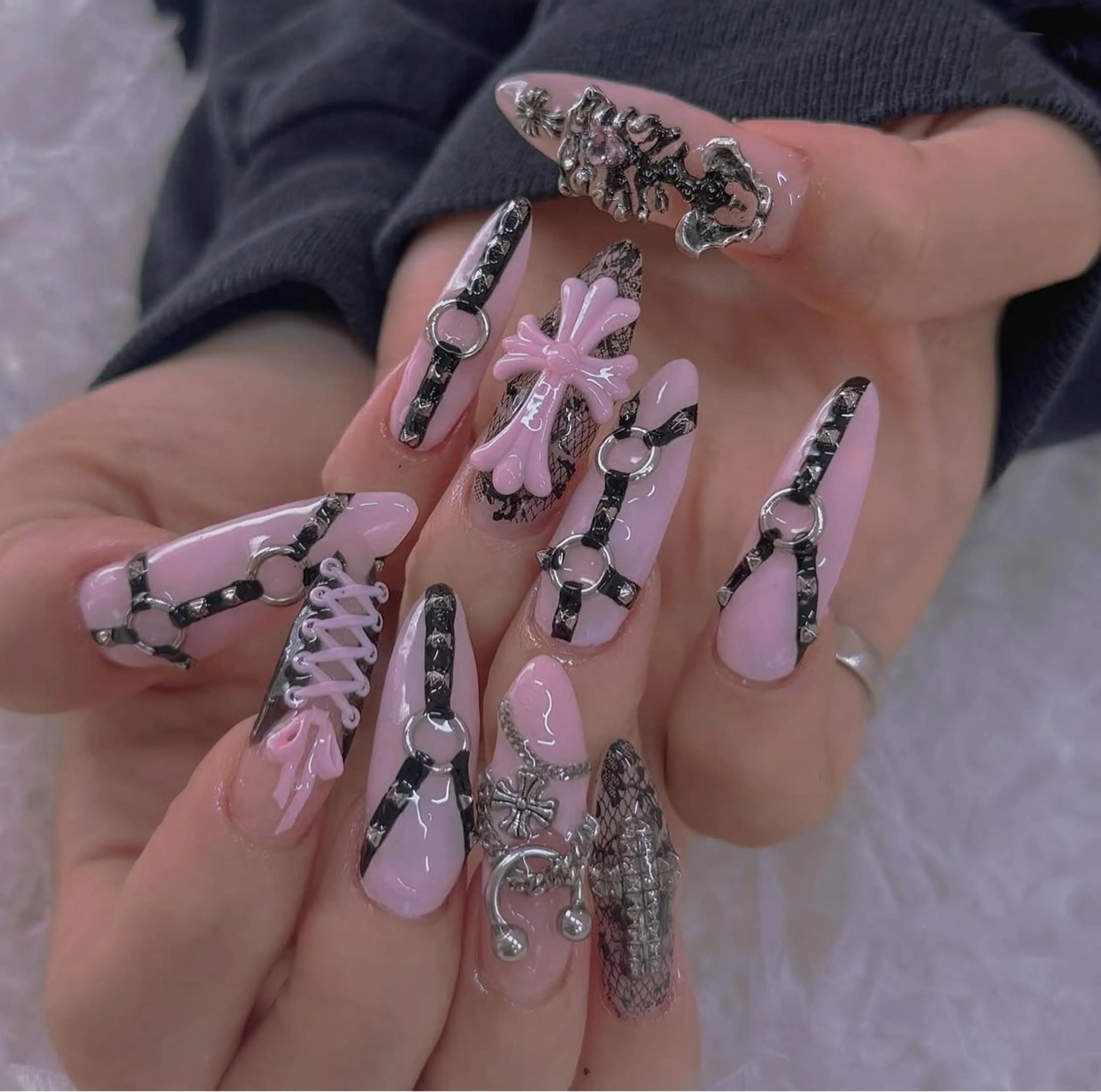 XIINH NAIL SALONのネイルデザイン