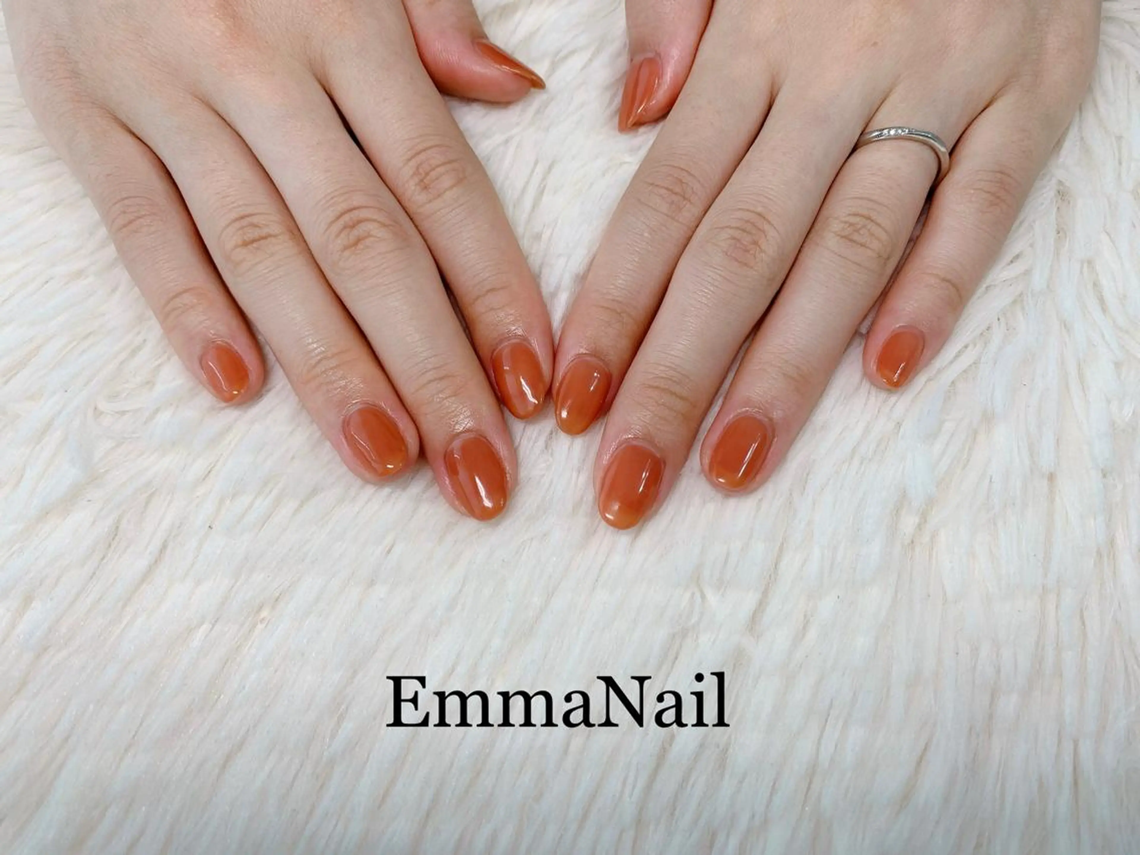 ネイル ワンカラーネイル 夏ネイル ハンドネイル salon EM&A emiのネイルデザイン