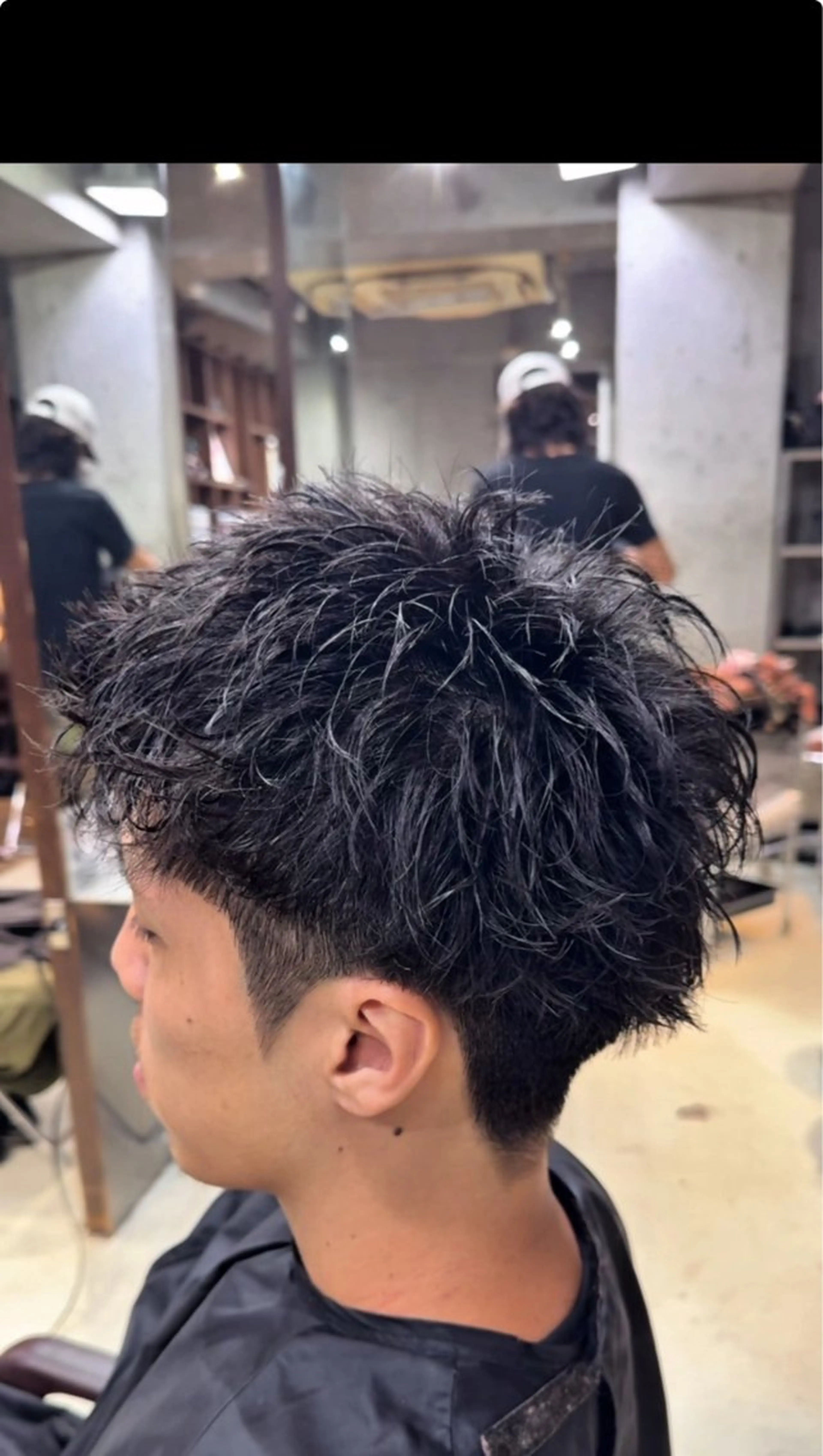 カット＋スパイキーパーマの写真