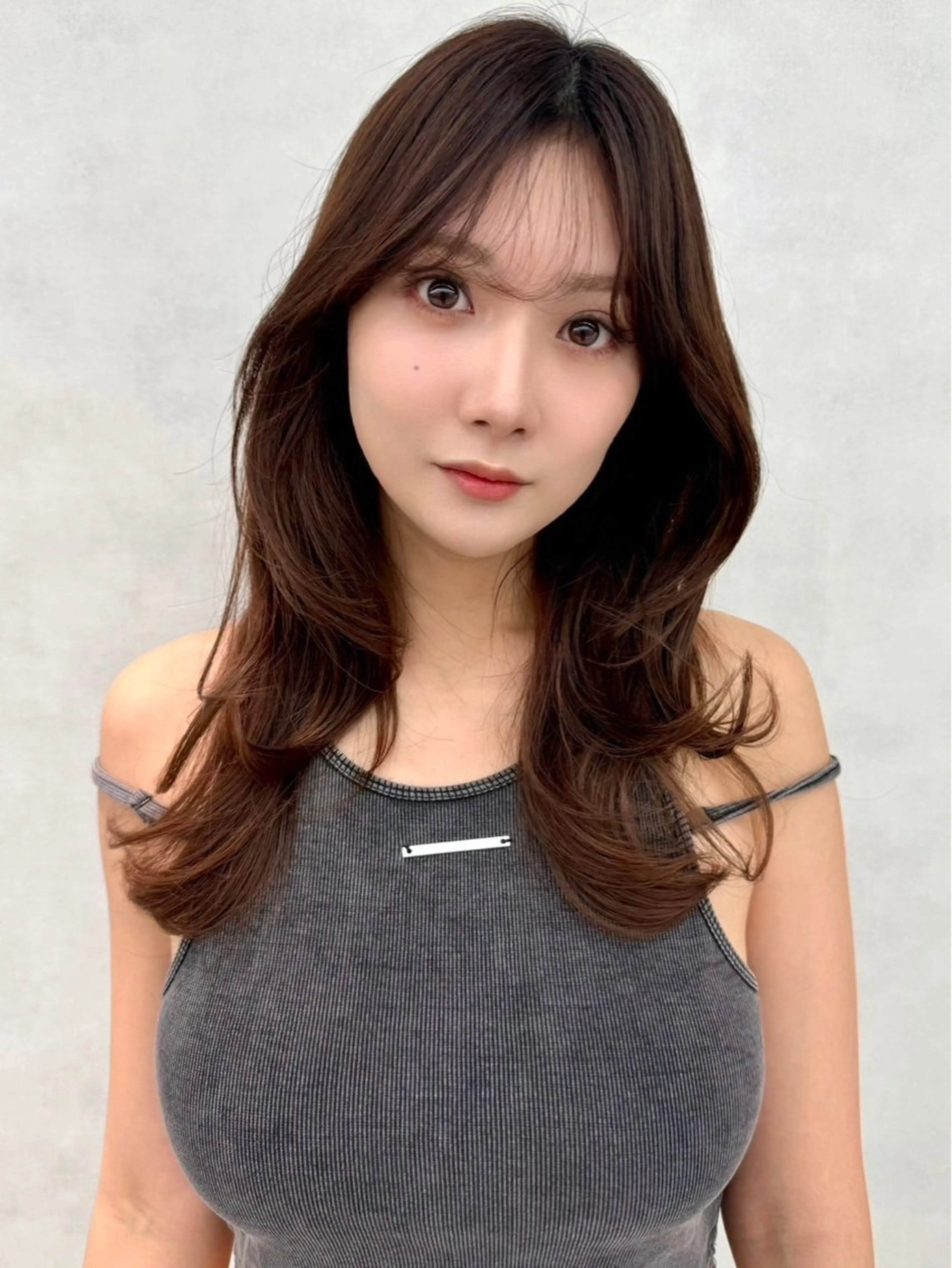 ミディアム カラー 顔周りカット レイヤーカット 小顔カット カット ヘアカラー レイヤー×韓国 🇰🇷鈴木啓太のヘアスタイル