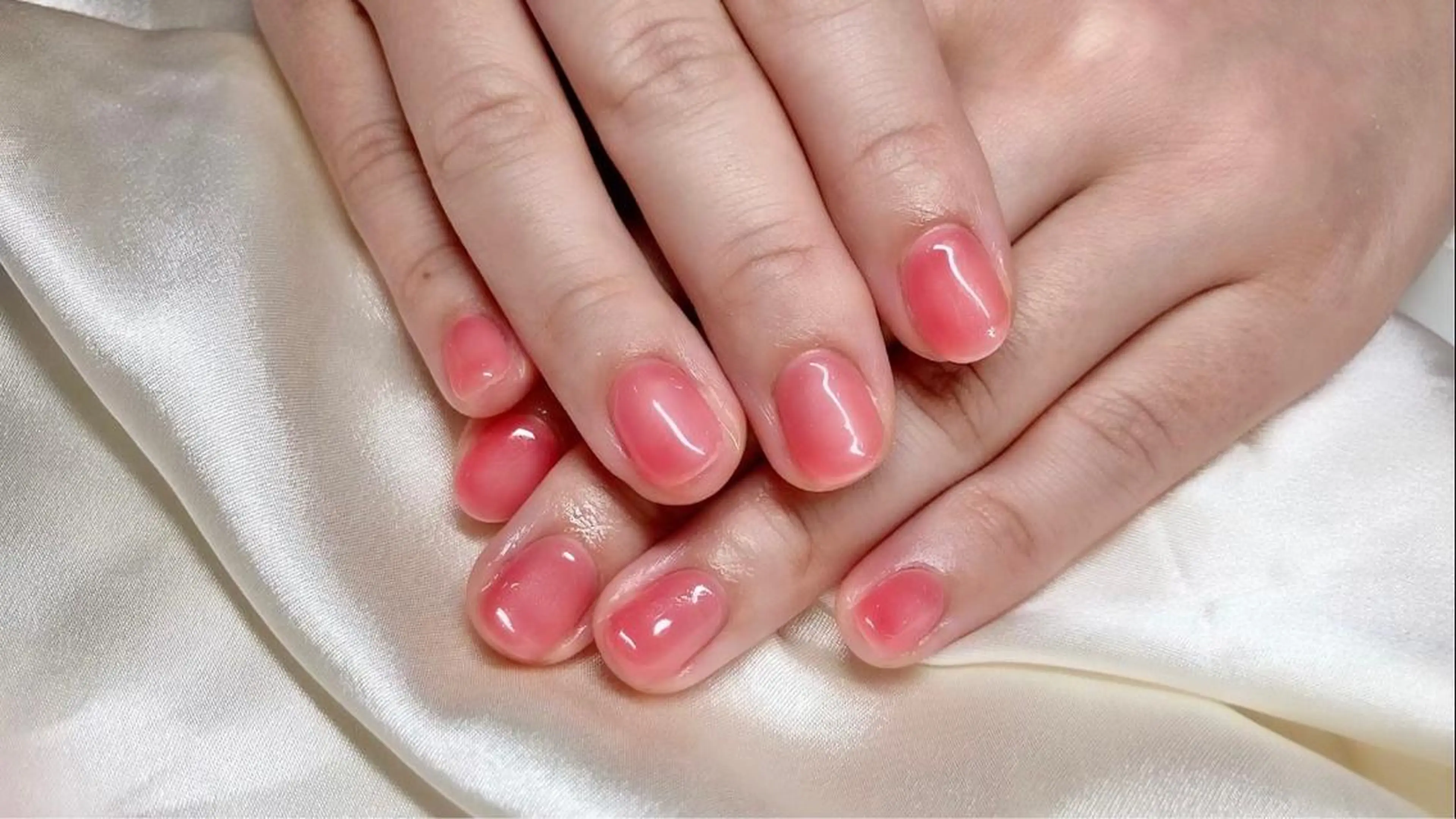 ネイル マツエク・マツパ アイブロウ 眉カラー 韓国風マツエク パリジェンヌラッシュリフト まつげパーマ ワンホンマツエク ハンドネイル Nail&eye Belire 新宿のネイルデザイン