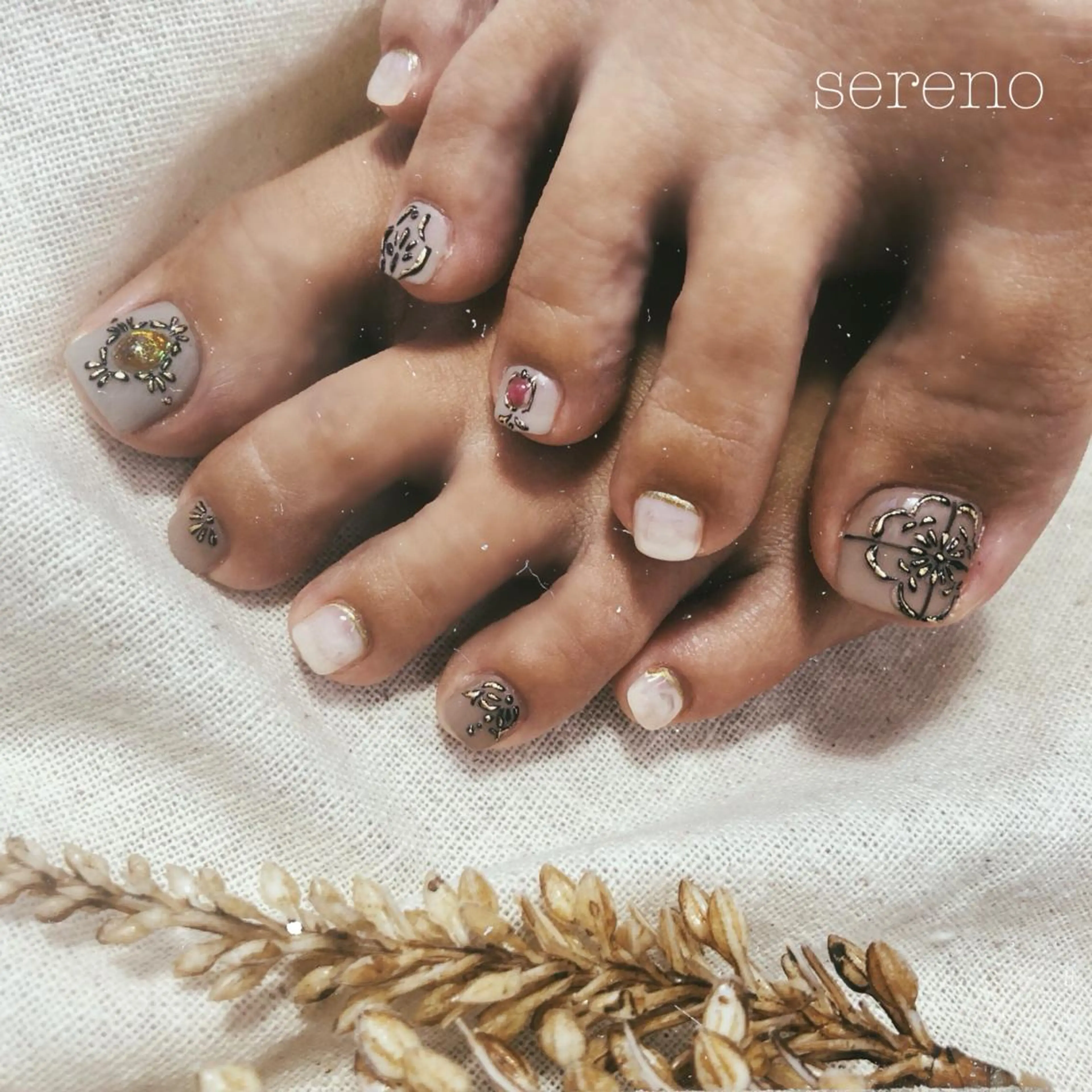 ネイル 【骨格診断📝 最強似合わせ眉✨】のエステ・リラクイメージ