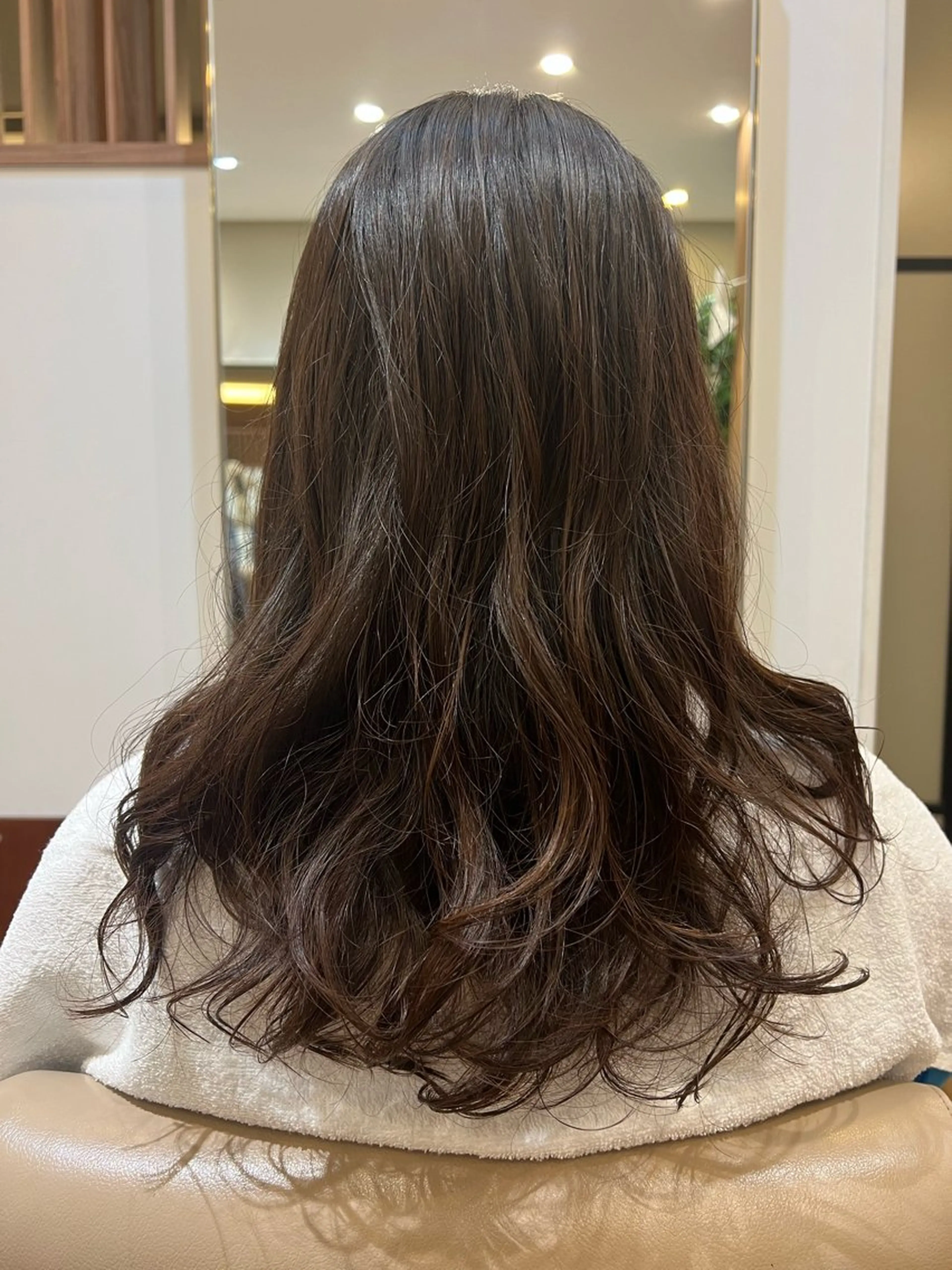 セミロング 村中 逸紀のヘアスタイル
