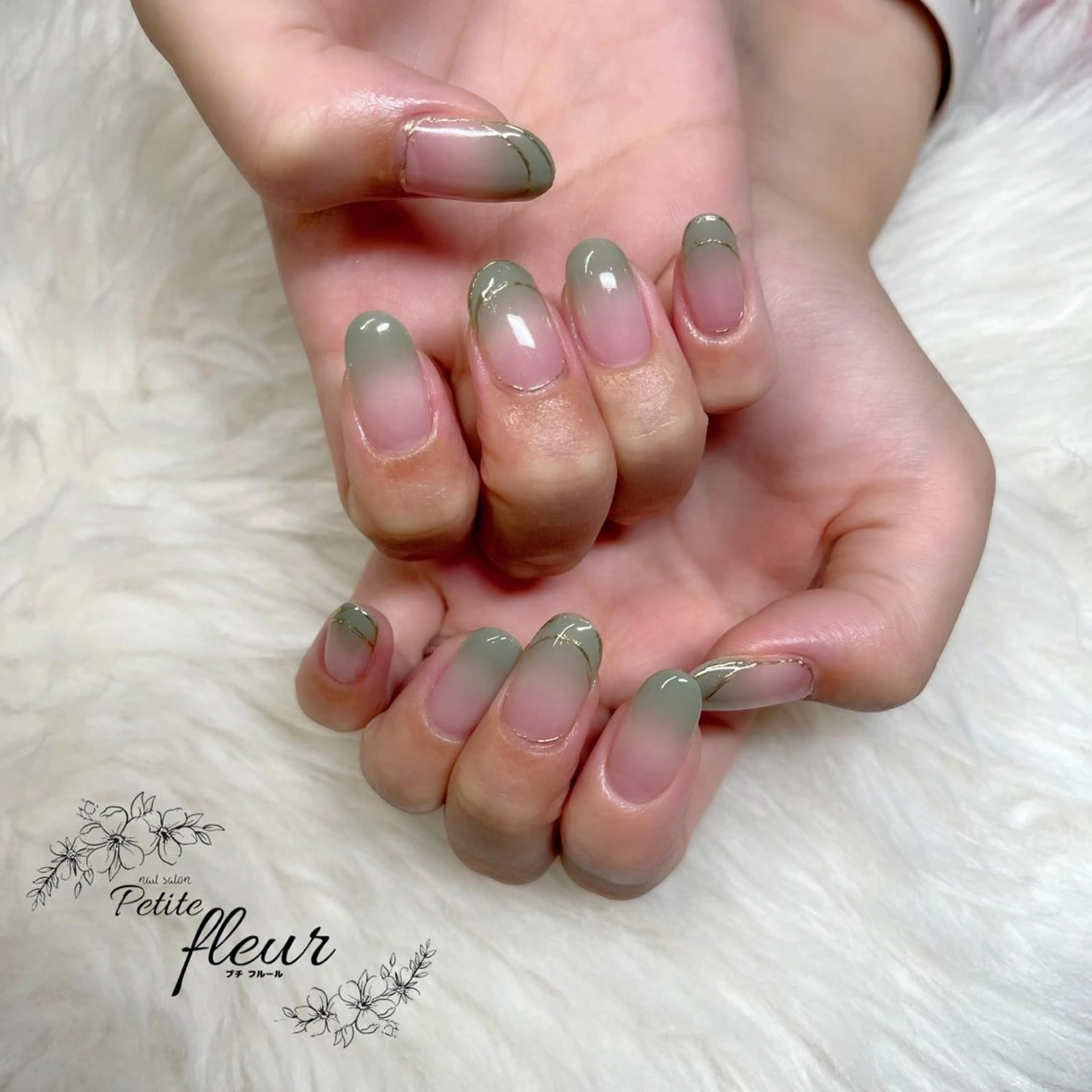 ネイル グラデーション グリーン ミラーネイル ❁⃘*。Petite fleur❁⃘*りさのネイルデザイン