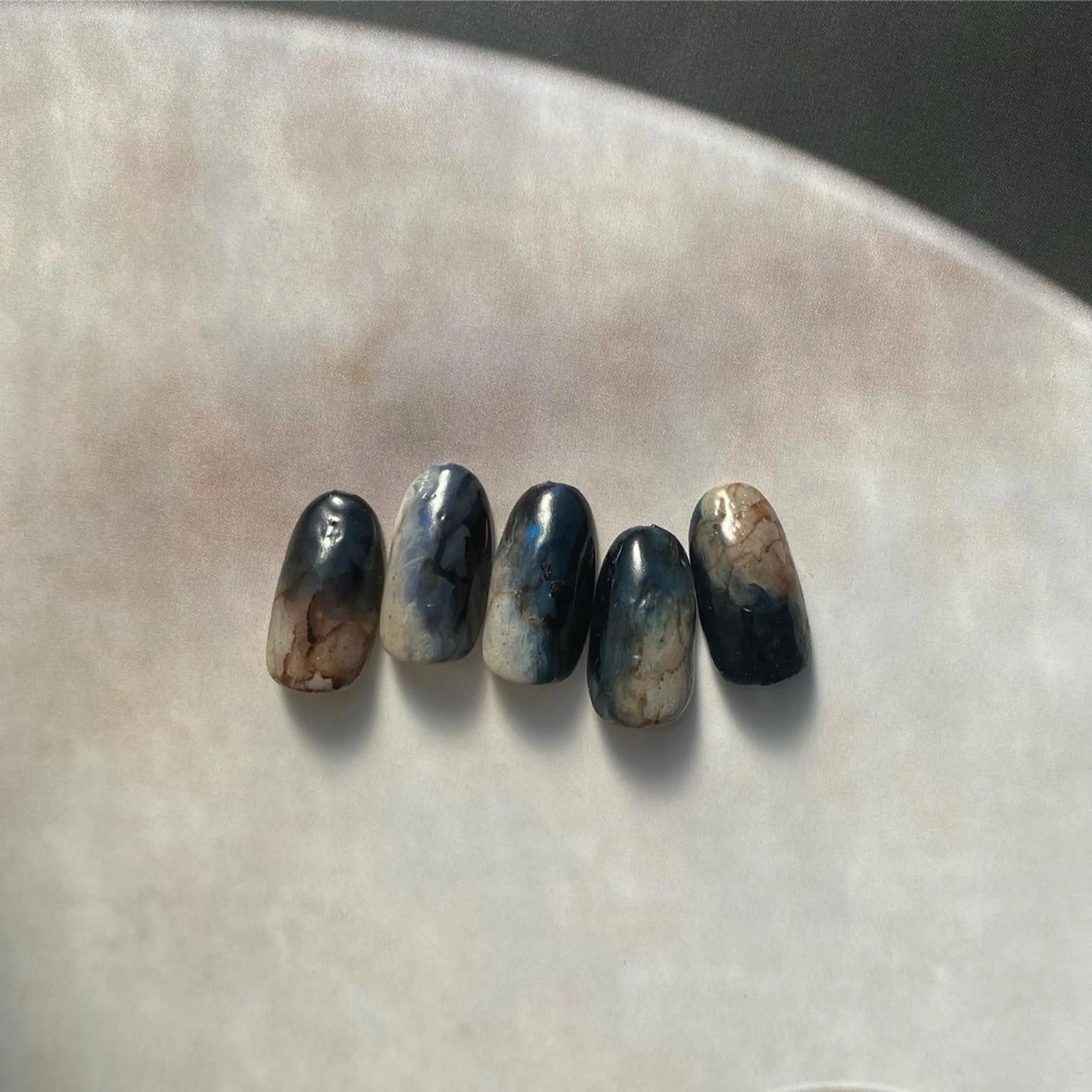 ネイル ブルー ハンドネイル nable.所属・栗林 実莉のネイルデザイン