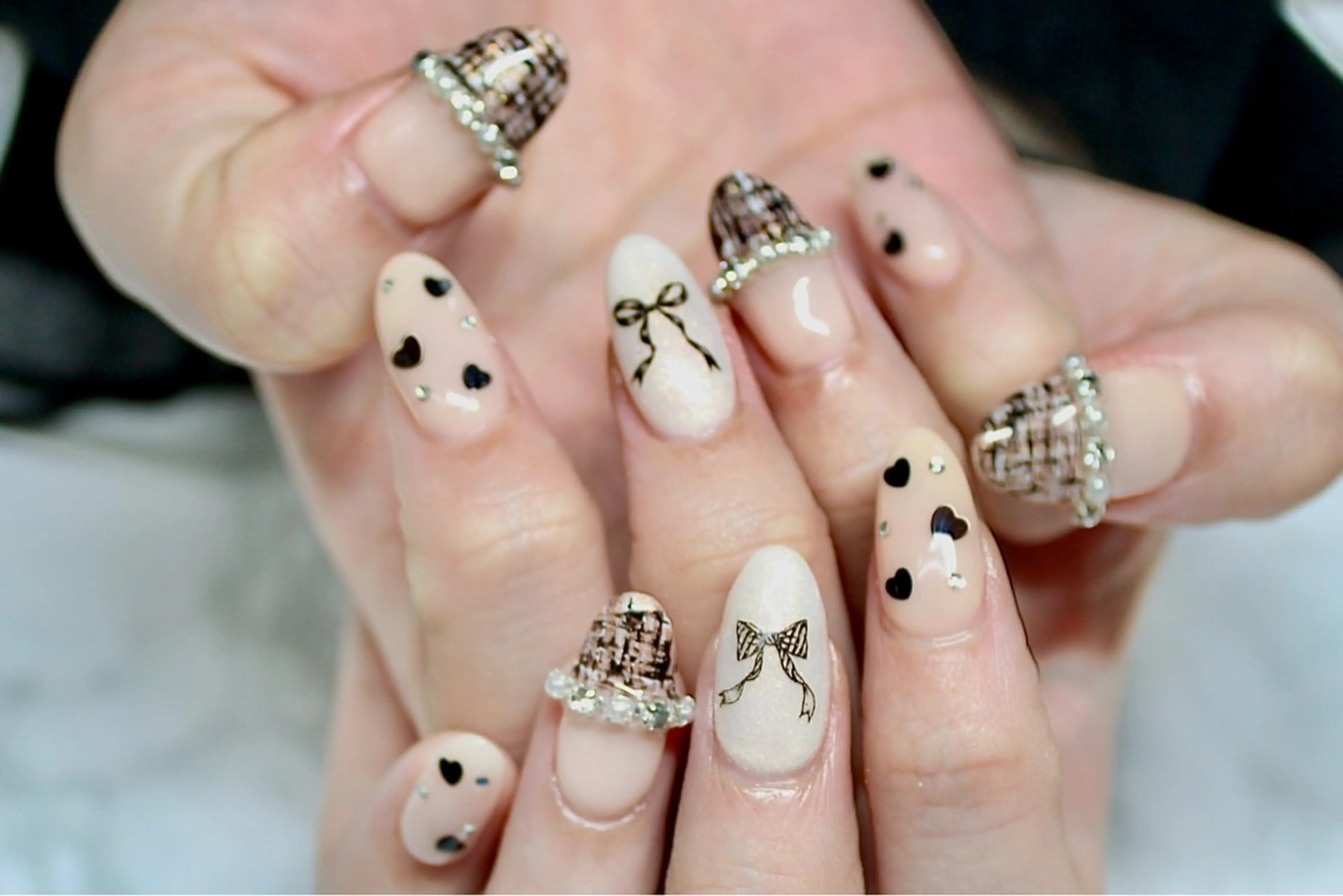 ネイル アートネイル レイジー スワンのネイルデザイン