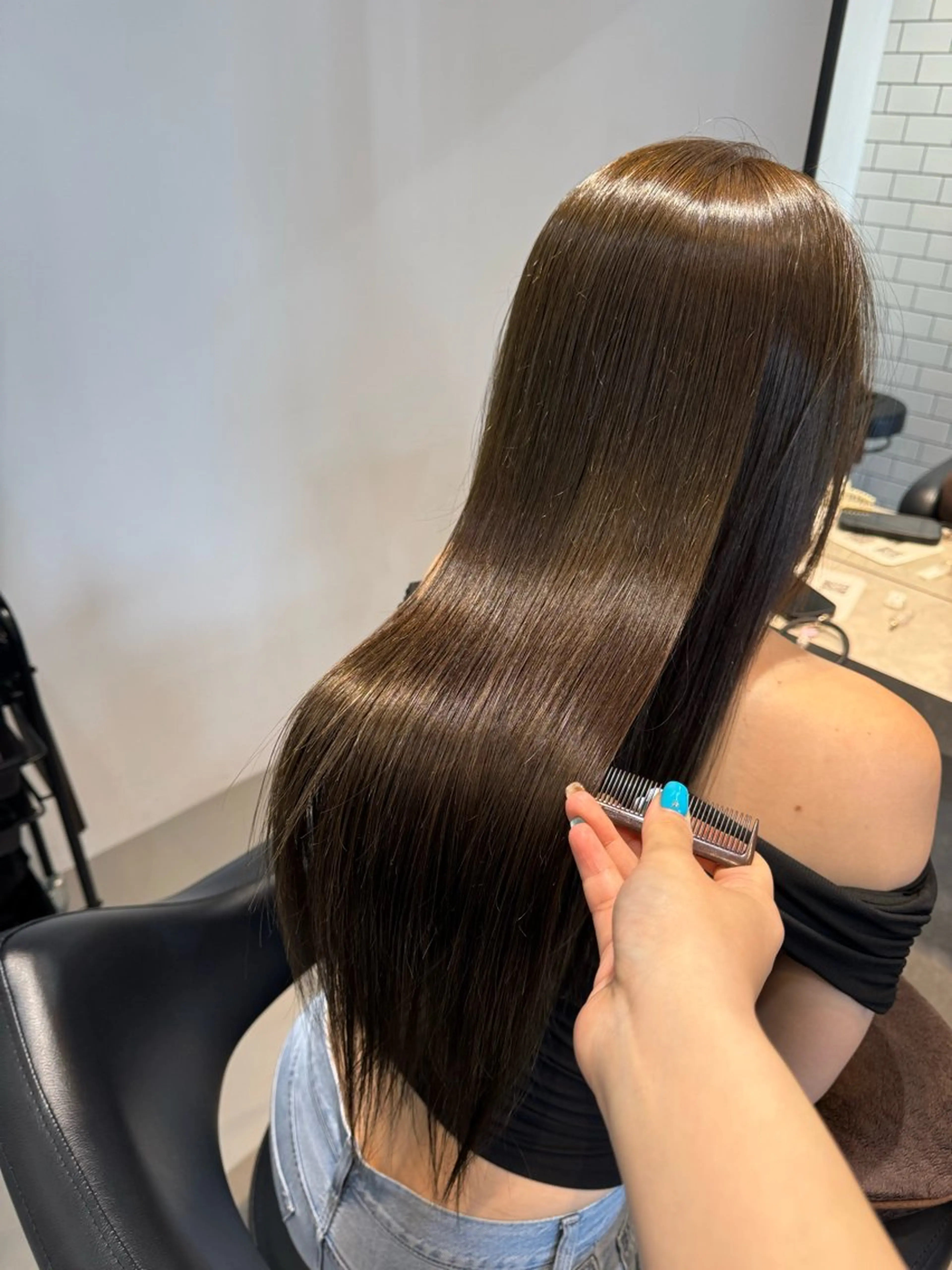 ロング カラー ベージュカラー ブリーチ 透明感カラー ブリーチなしカラー オリーブカラー ヘアカラー トリートメント 髪質改善×艶カラー Haruのヘアスタイル