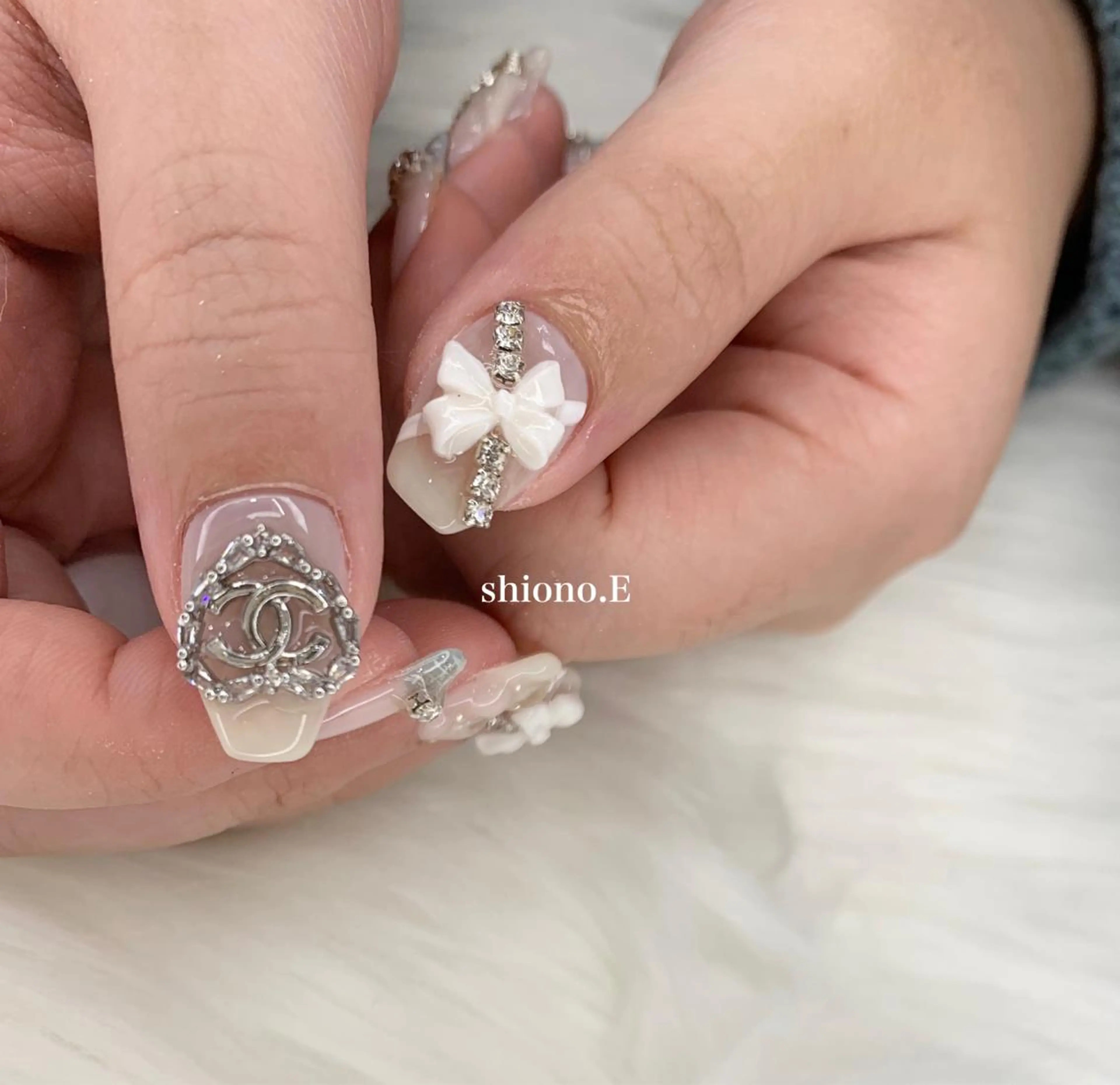 セミロング カラー ネイル キラキラネイル ストーンネイル be-cares beauty(豊川店のネイルデザイン