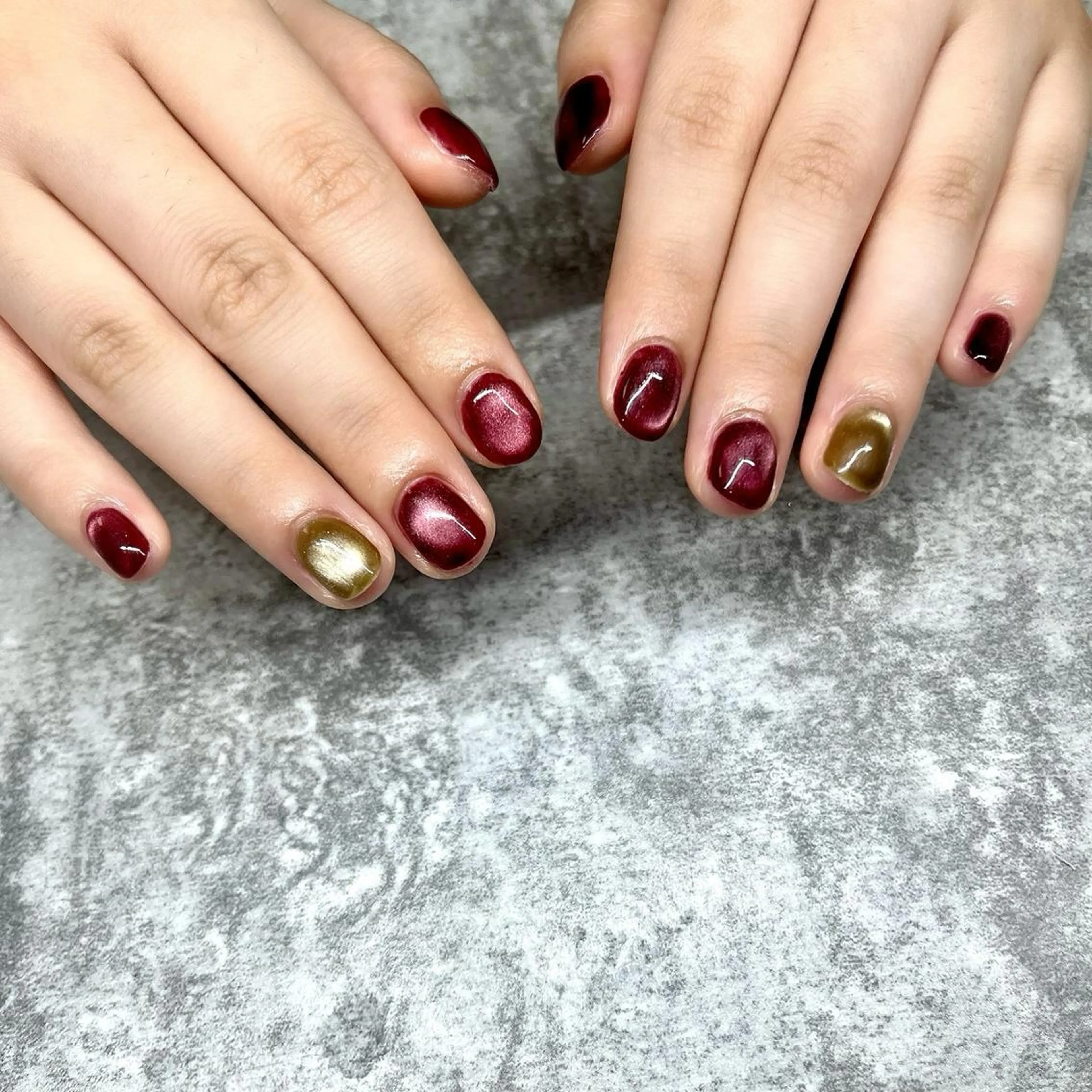 ネイル オーロラネイル ボルドー クリアネイル フラッシュネイル フットネイル Rabe nail ラーベネイルのネイルデザイン