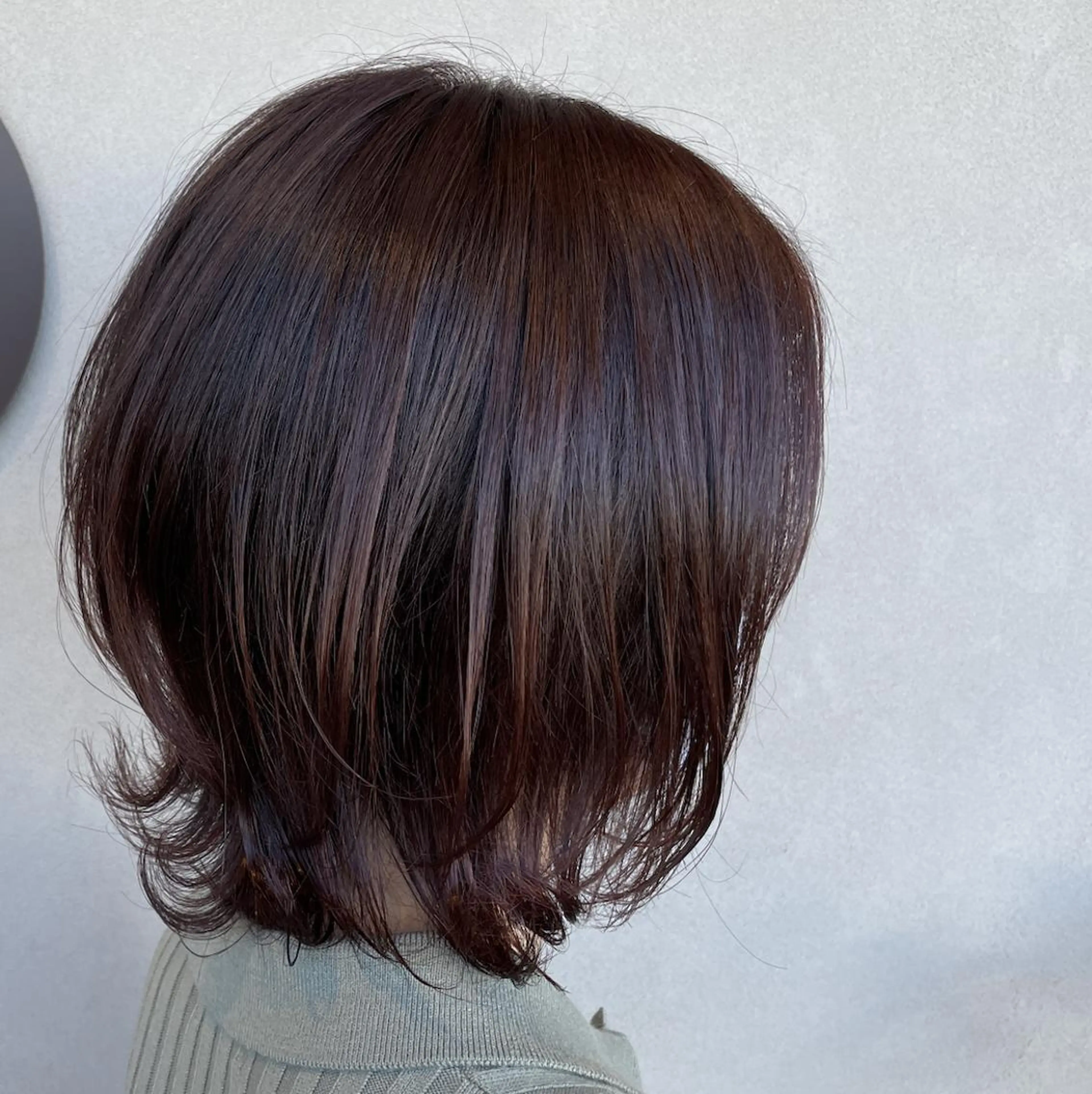 ミディアム レイヤーカット 外ハネヘア ウルフカット カット ヘアカラー トリートメント 渡邉 瑞生のヘアスタイル