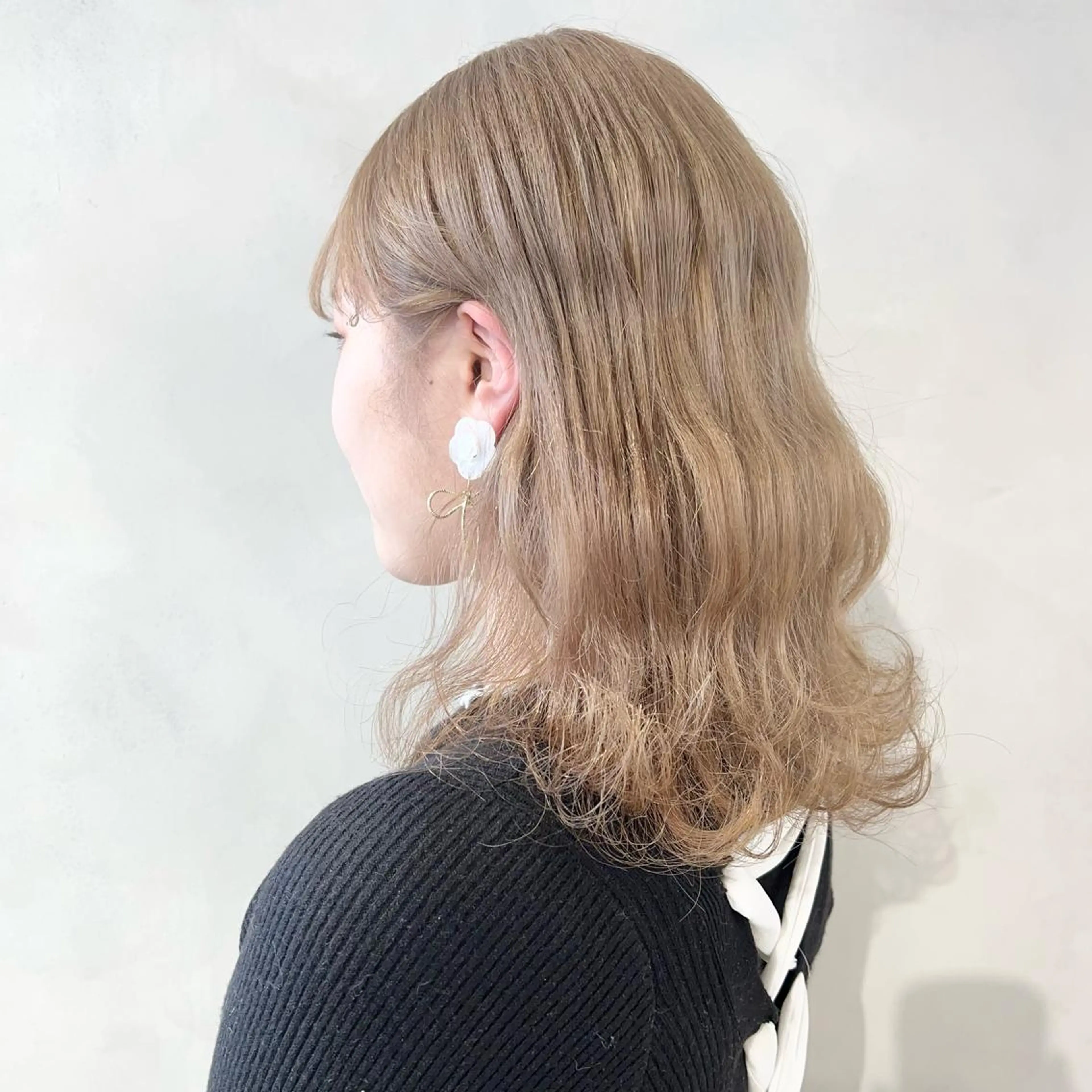 セミロング カラー 🤍髪質改善➕透明感 カラー🤍川上葵のヘアスタイル