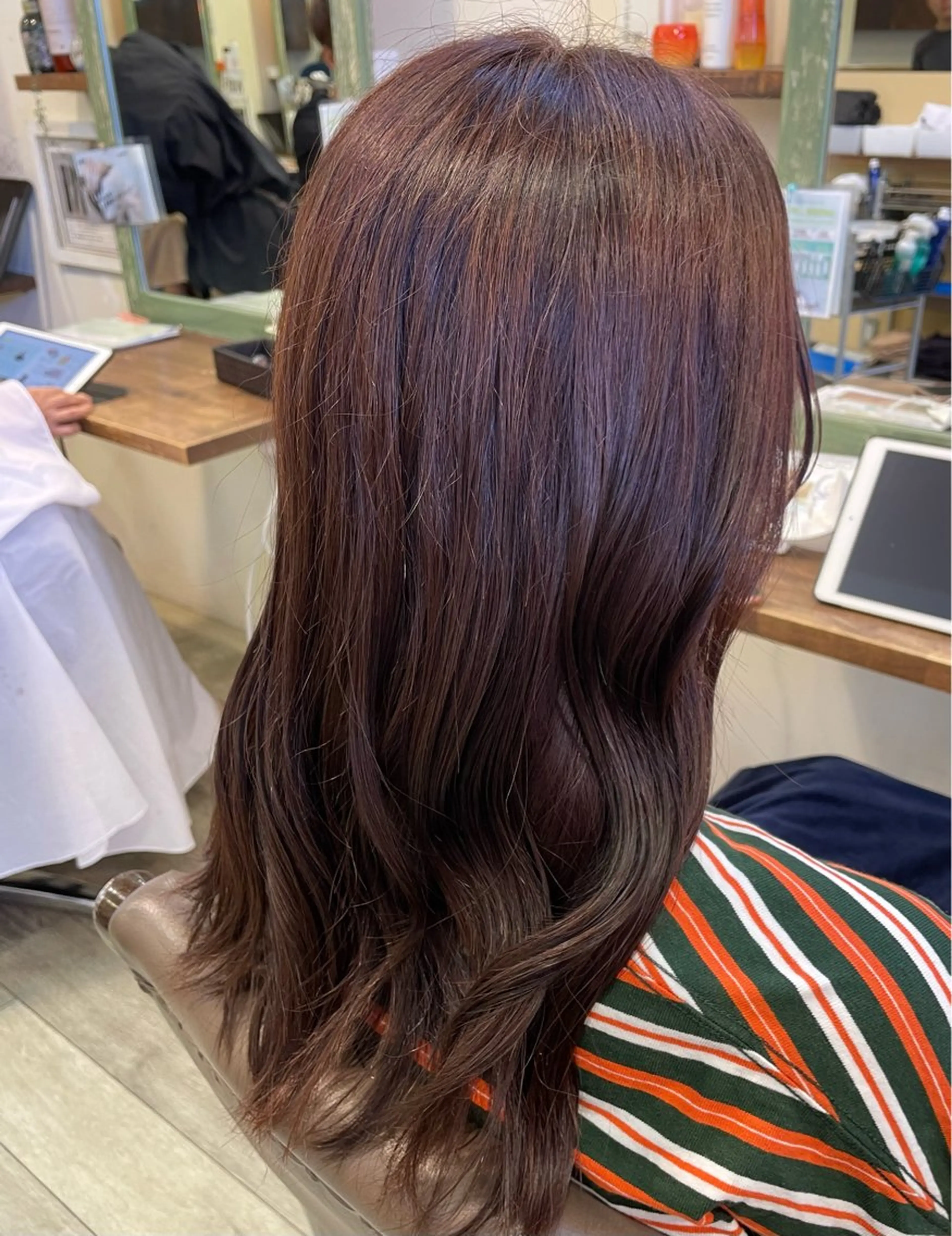 ミディアム ヘアカラー 小嶋 咲輝のヘアスタイル