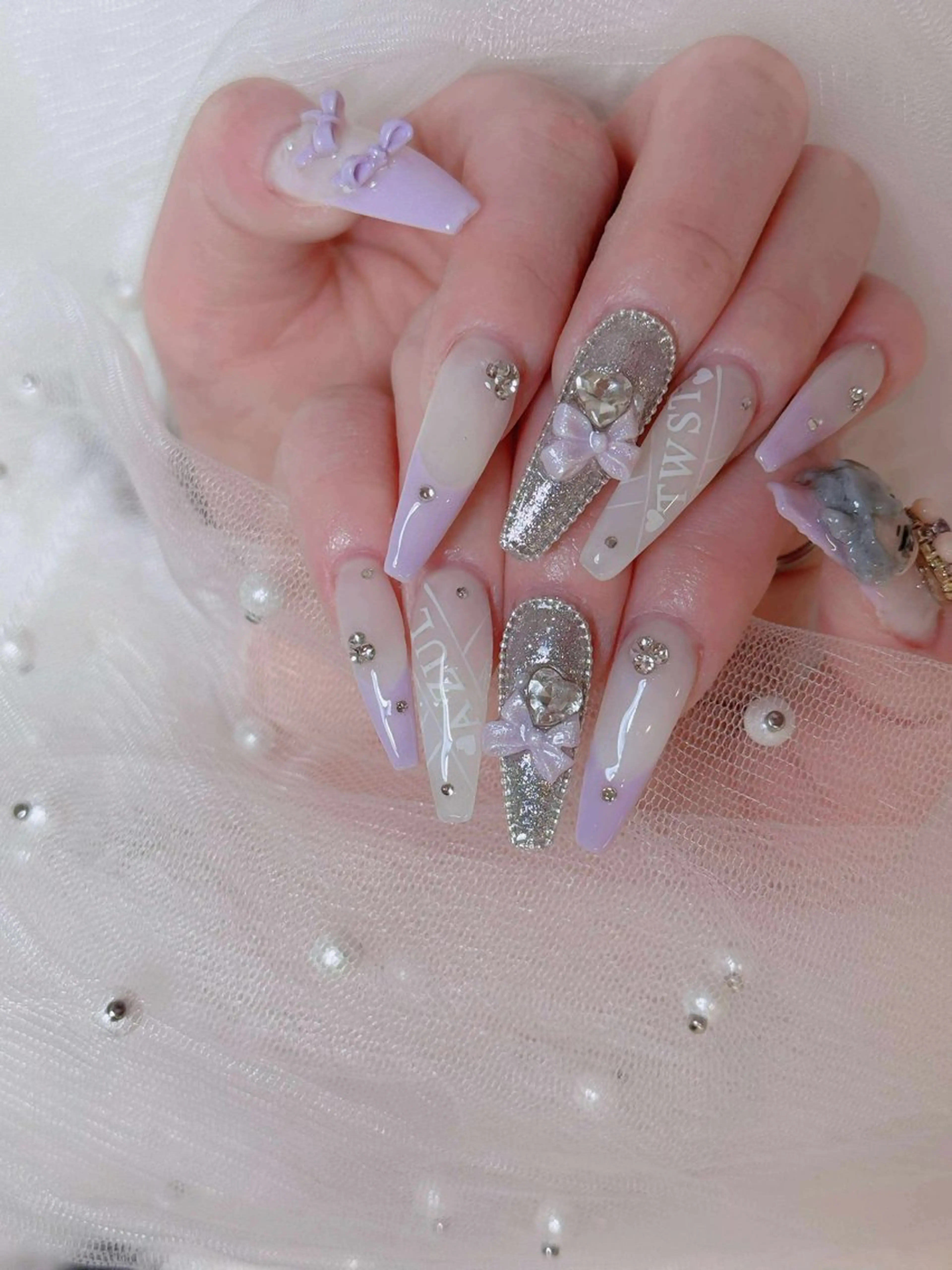 ネイル オーロラネイル チークネイル フットネイル フレンチネイル ハロウィン ハンドネイル Lumi Nail 新大久保3‘のネイルデザイン