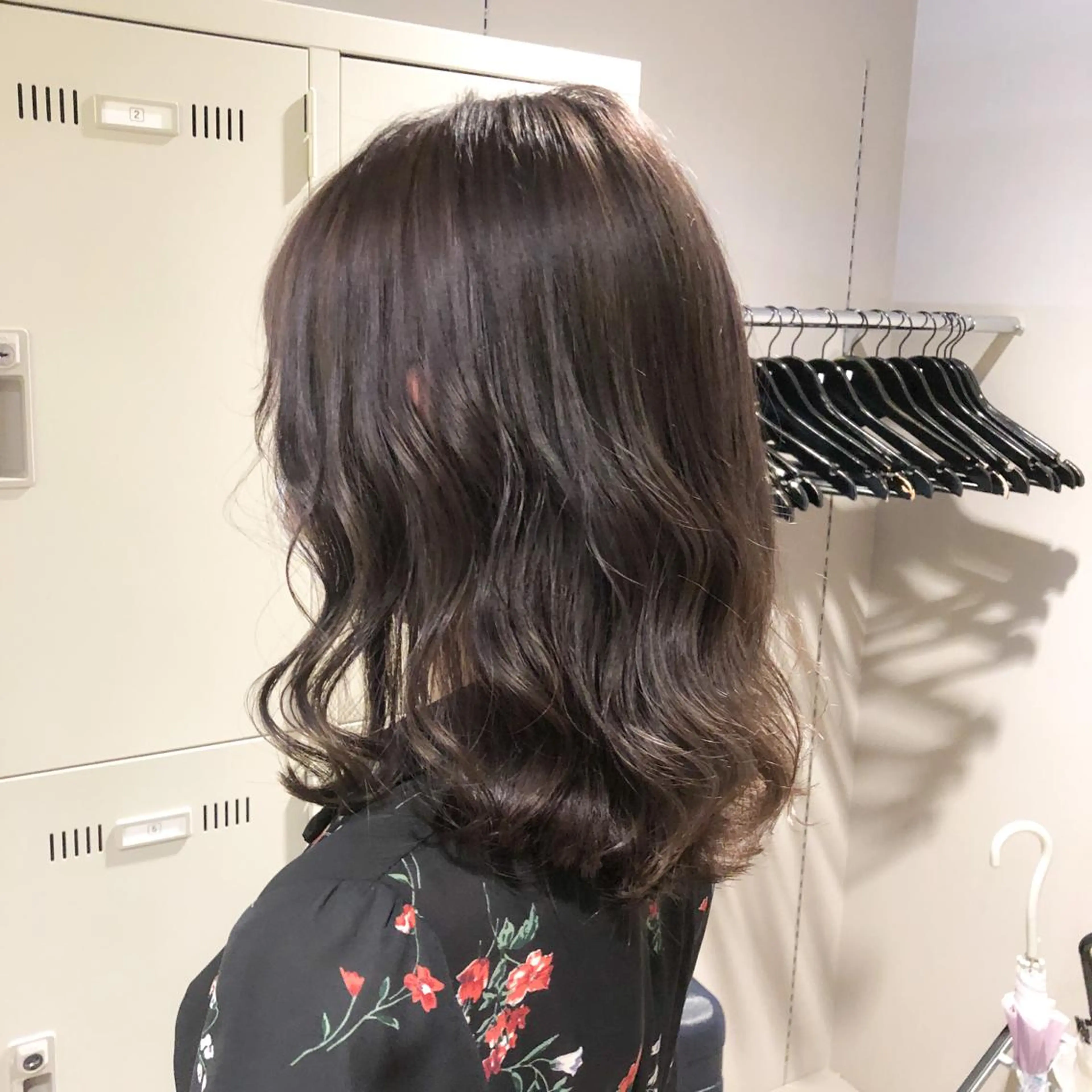 セミロング カラー カット ヘアカラー トリートメント 🌈ハイトーン×暗髪 🦄TAKUMI🦄のヘアスタイル