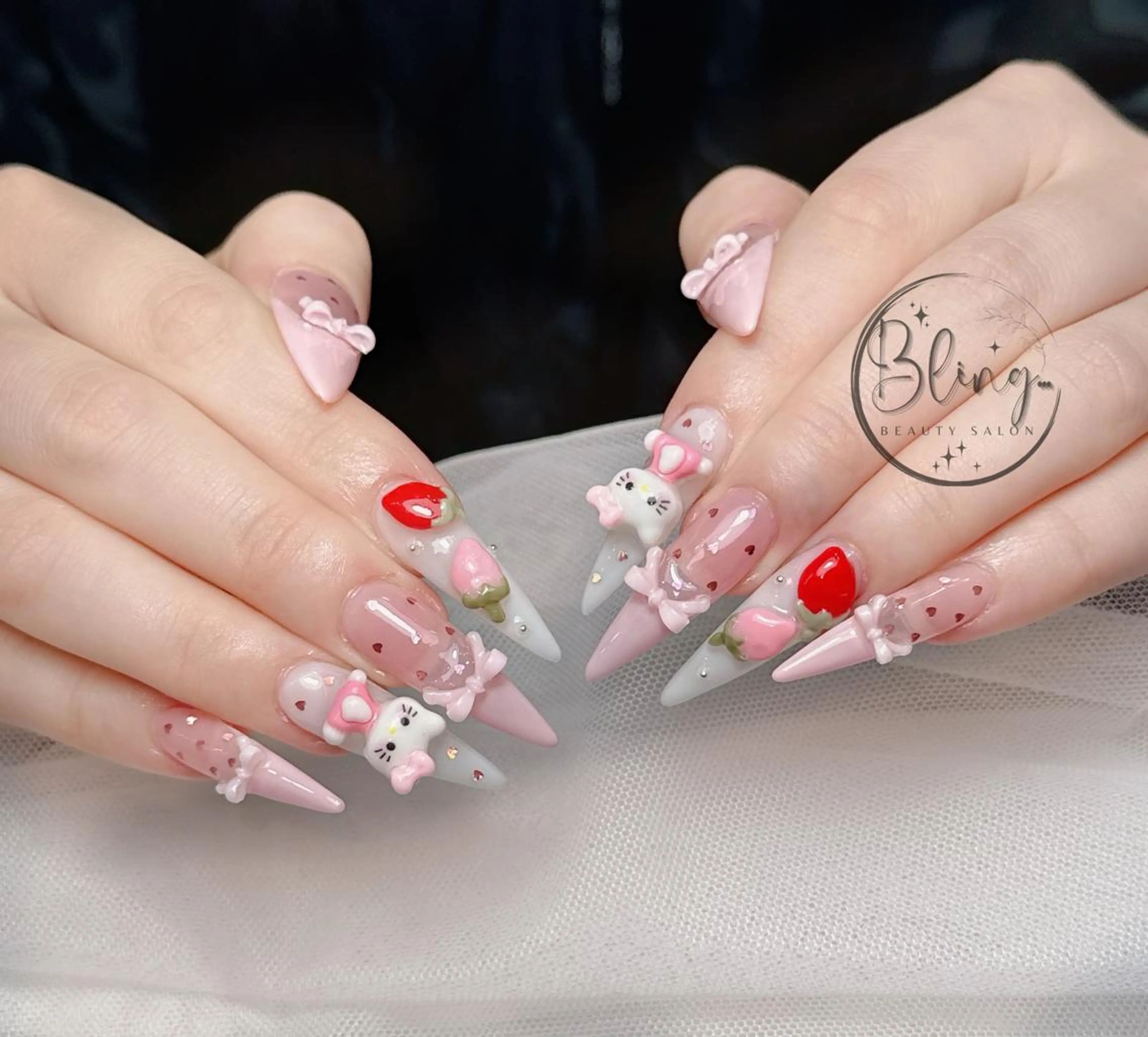 ロング カラー ベージュカラー グラデーションカラー ピンクカラー 韓国風ヘア ハンドネイル ニュ クインのネイルデザイン