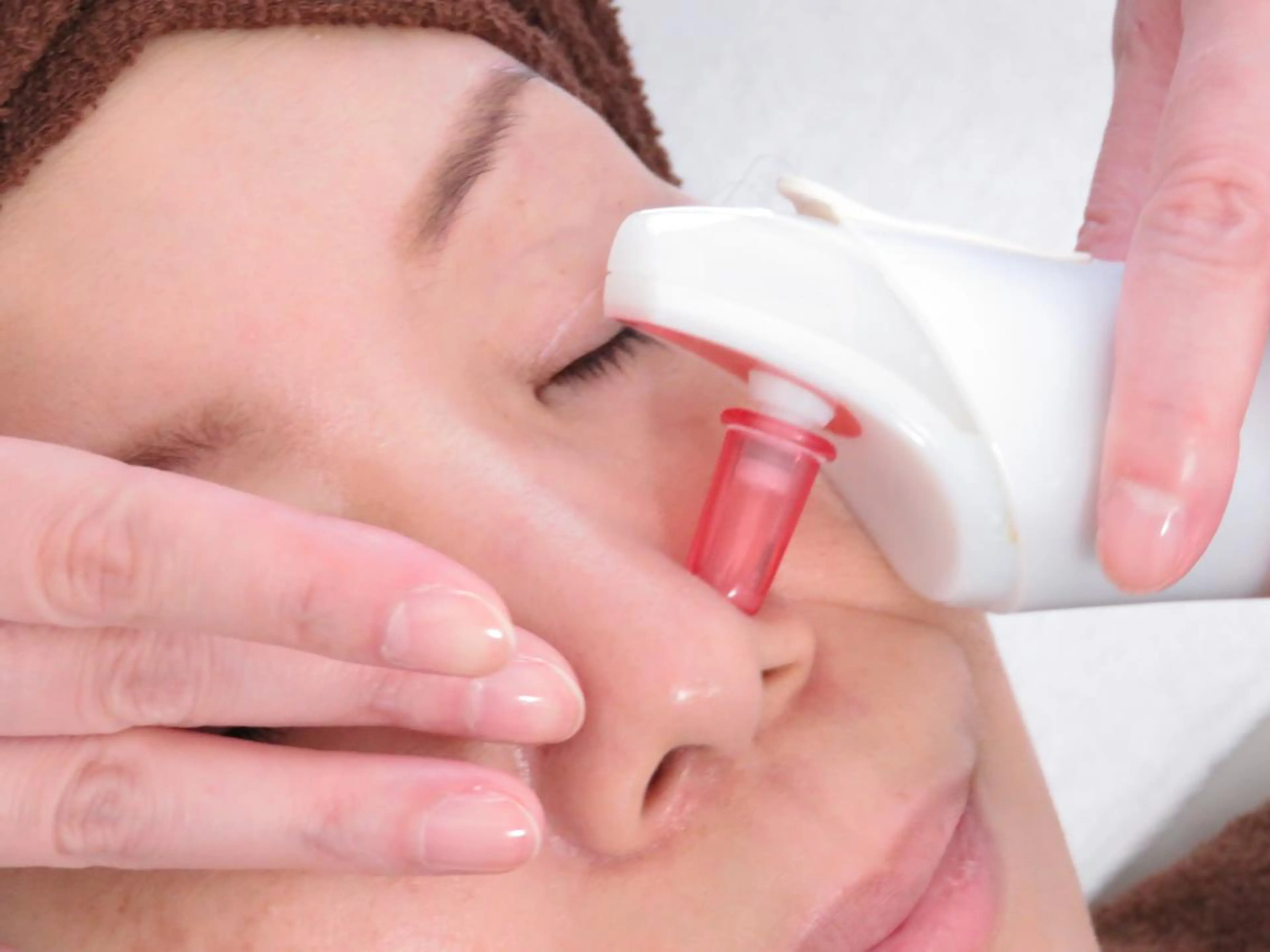 【初回破格の30%オフ】【毛穴バスターフェイシャル】ごっそり毛穴角栓オフパック+毛穴洗浄　毛穴の黒ずみ・ニキビケアの写真