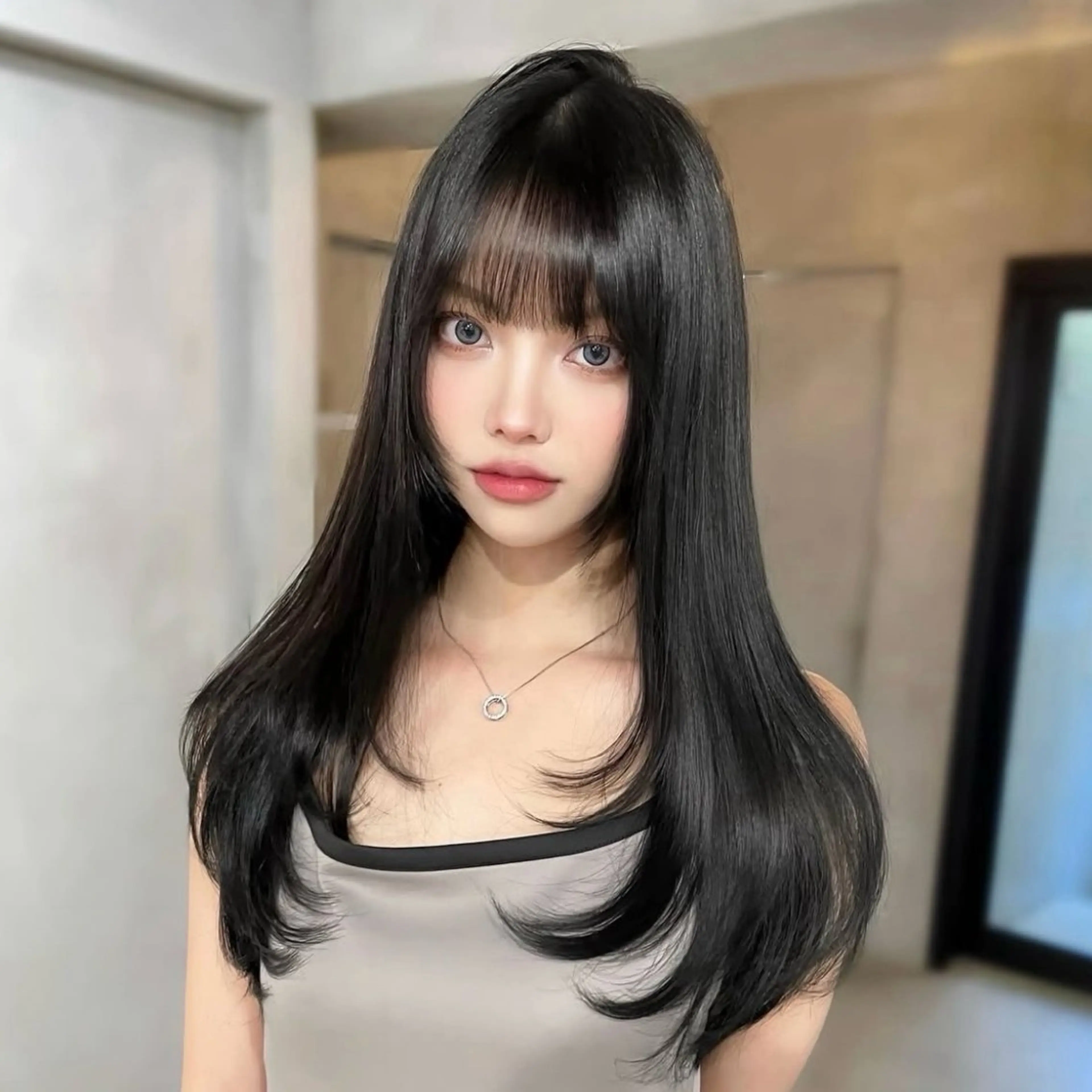 セミロング カラー 黒髪 ブルーカラー ブルーブラック レイヤーカット モテ韓国ヘア/ レイヤー🤍RIKAのヘアスタイル