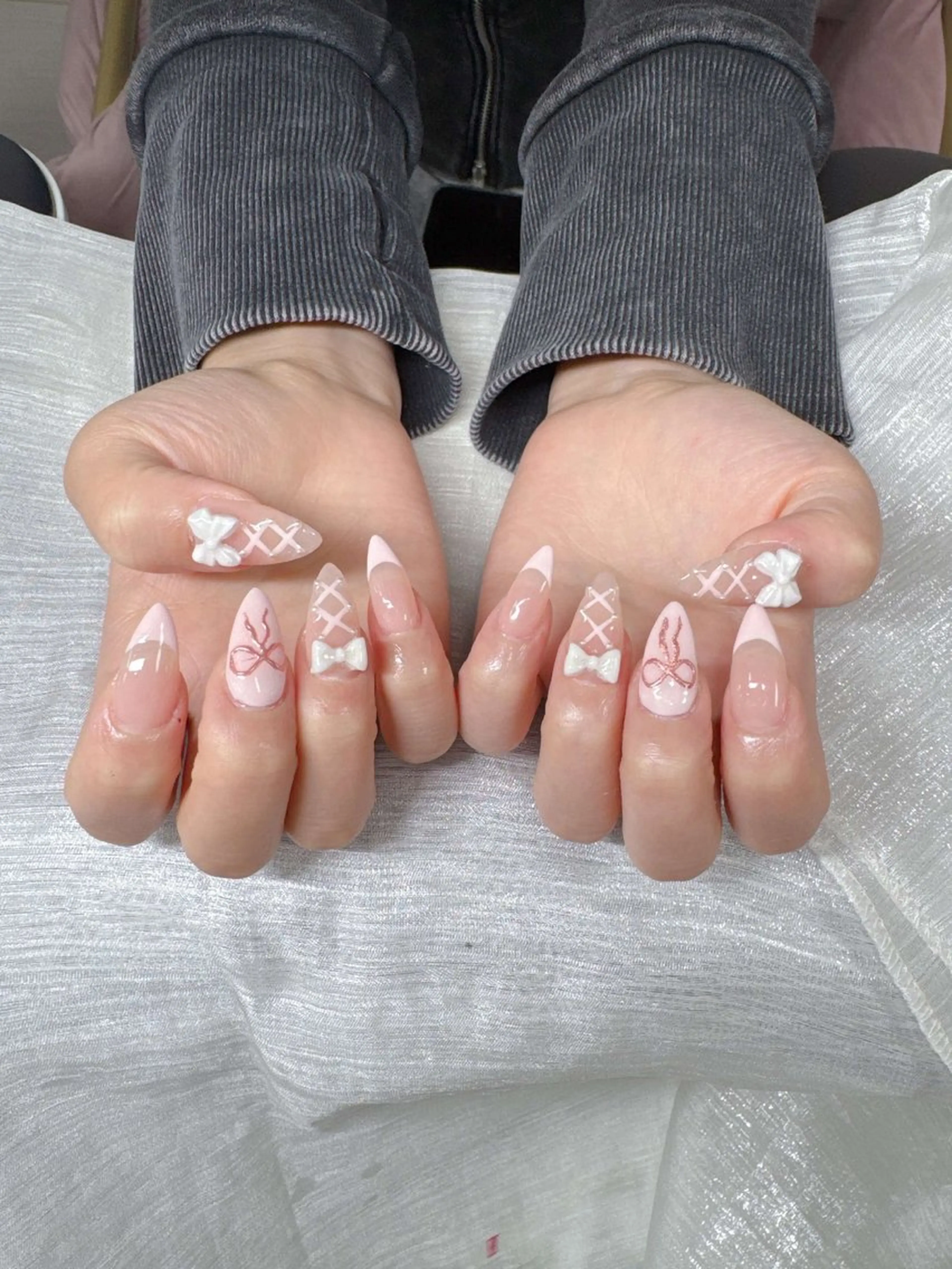 ネイル 長さ出し グラデーション 卒業式 キラキラネイル マグネットネイル Lee Nailsのネイルデザイン