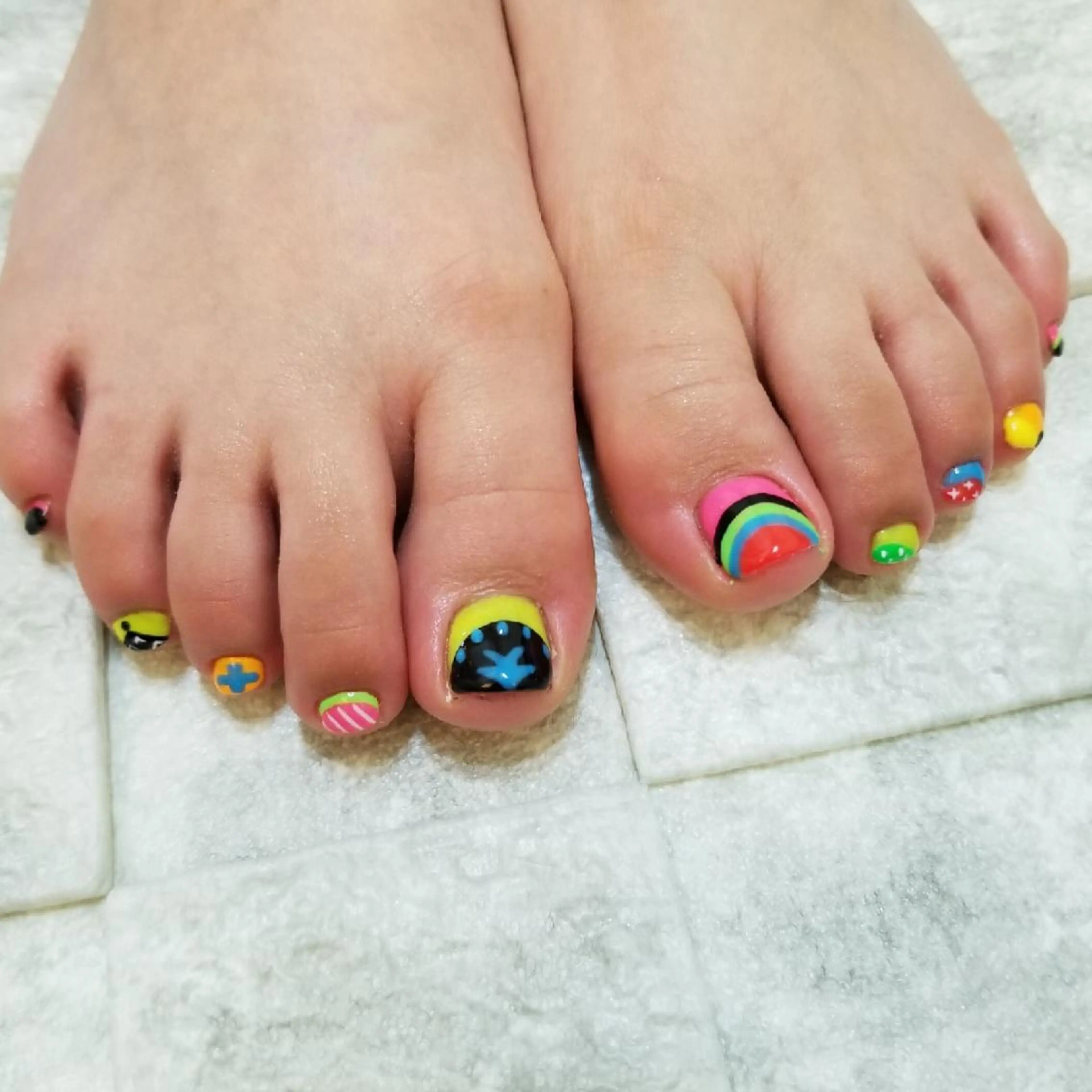 ネイル アートネイル フットネイル ジェルネイル nailatelier nijiiro.所属・nijiiro🌈 サトウのネイルデザイン